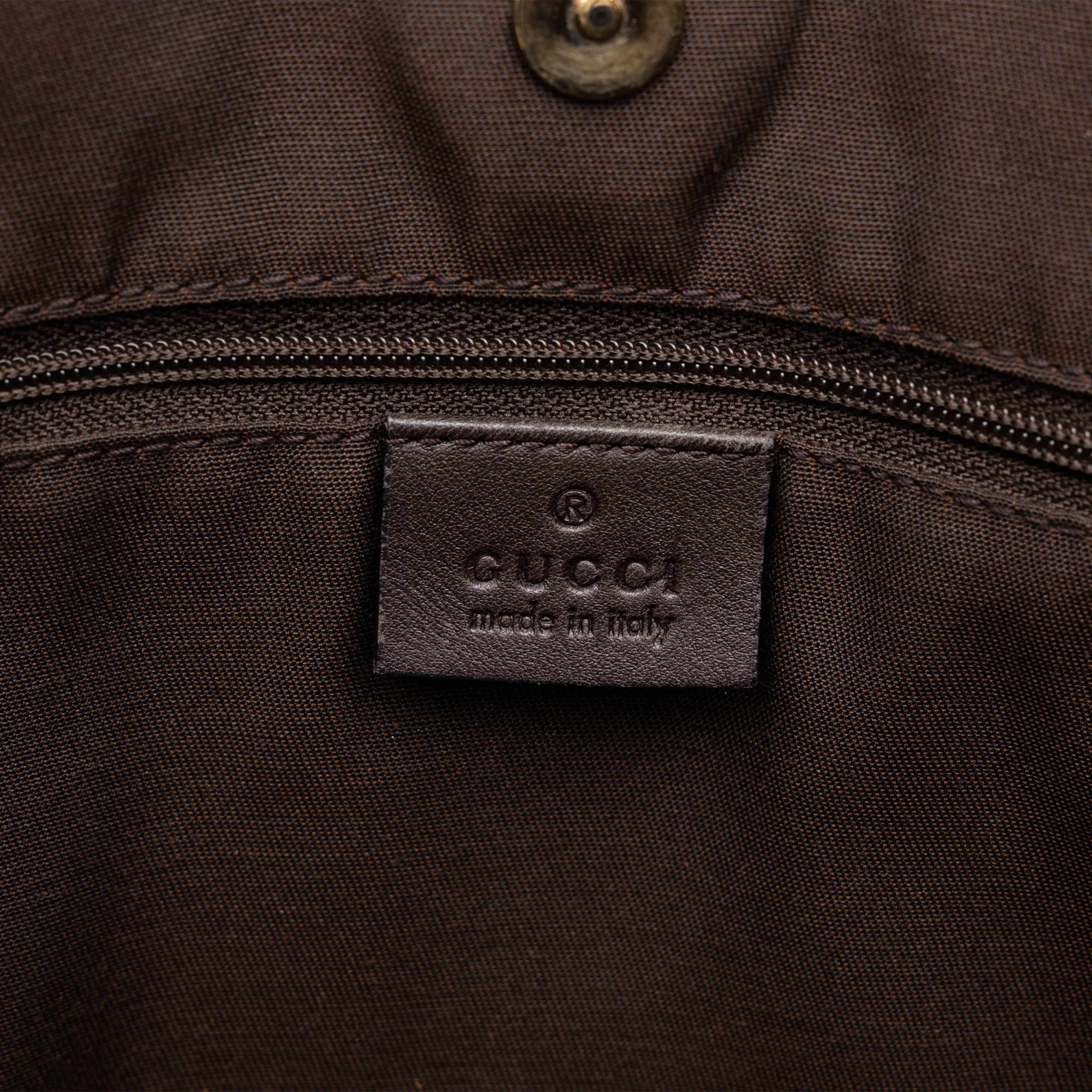 Gucci Gg Canvas New Britt Tote, från Luxclusif, i färgen beige. Klicka för att öppna bilden i stort format