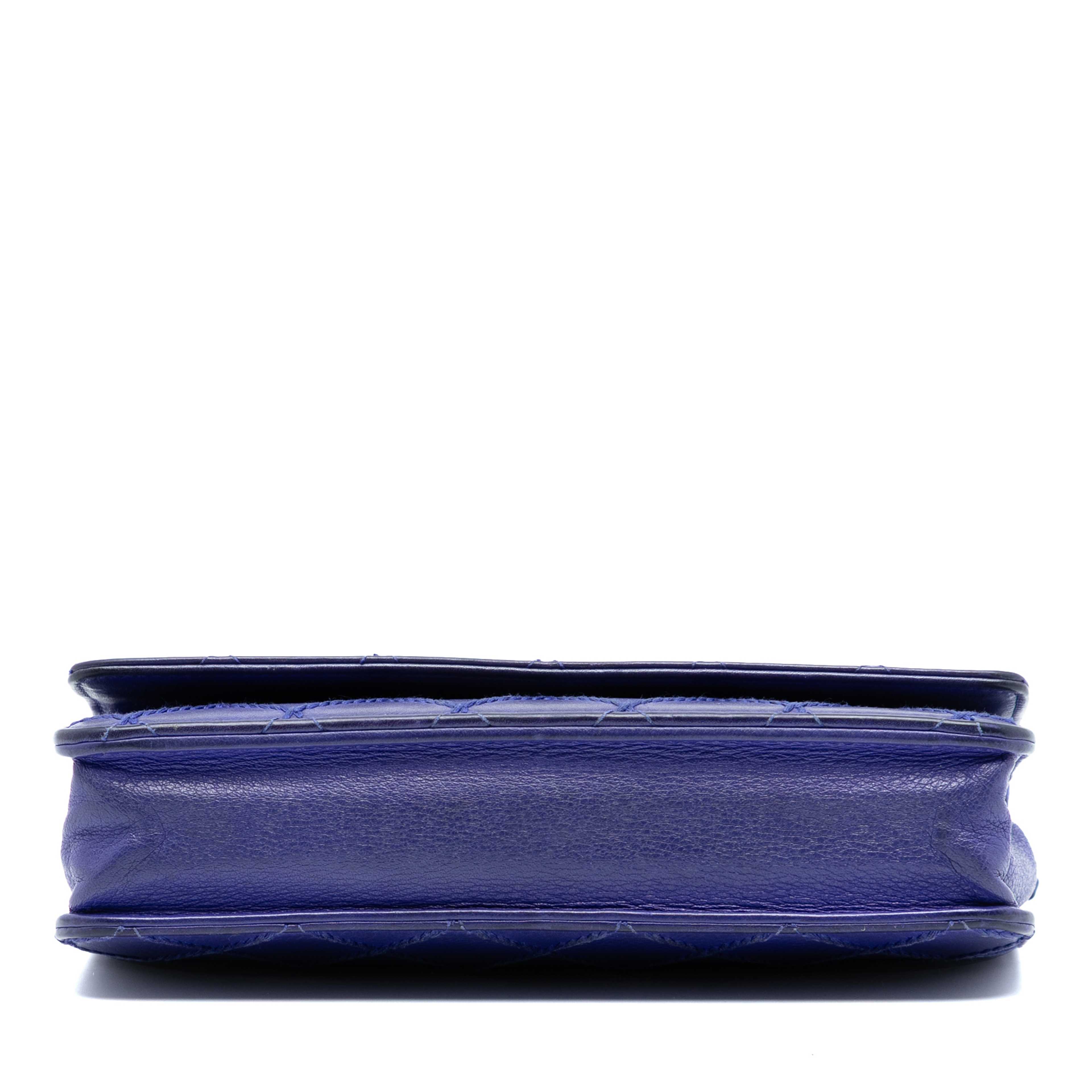 Chanel Cc Quilted Calfskin Fancy Wallet On Chain, från Luxclusif, i färgen blue. Klicka för att öppna bilden i stort format