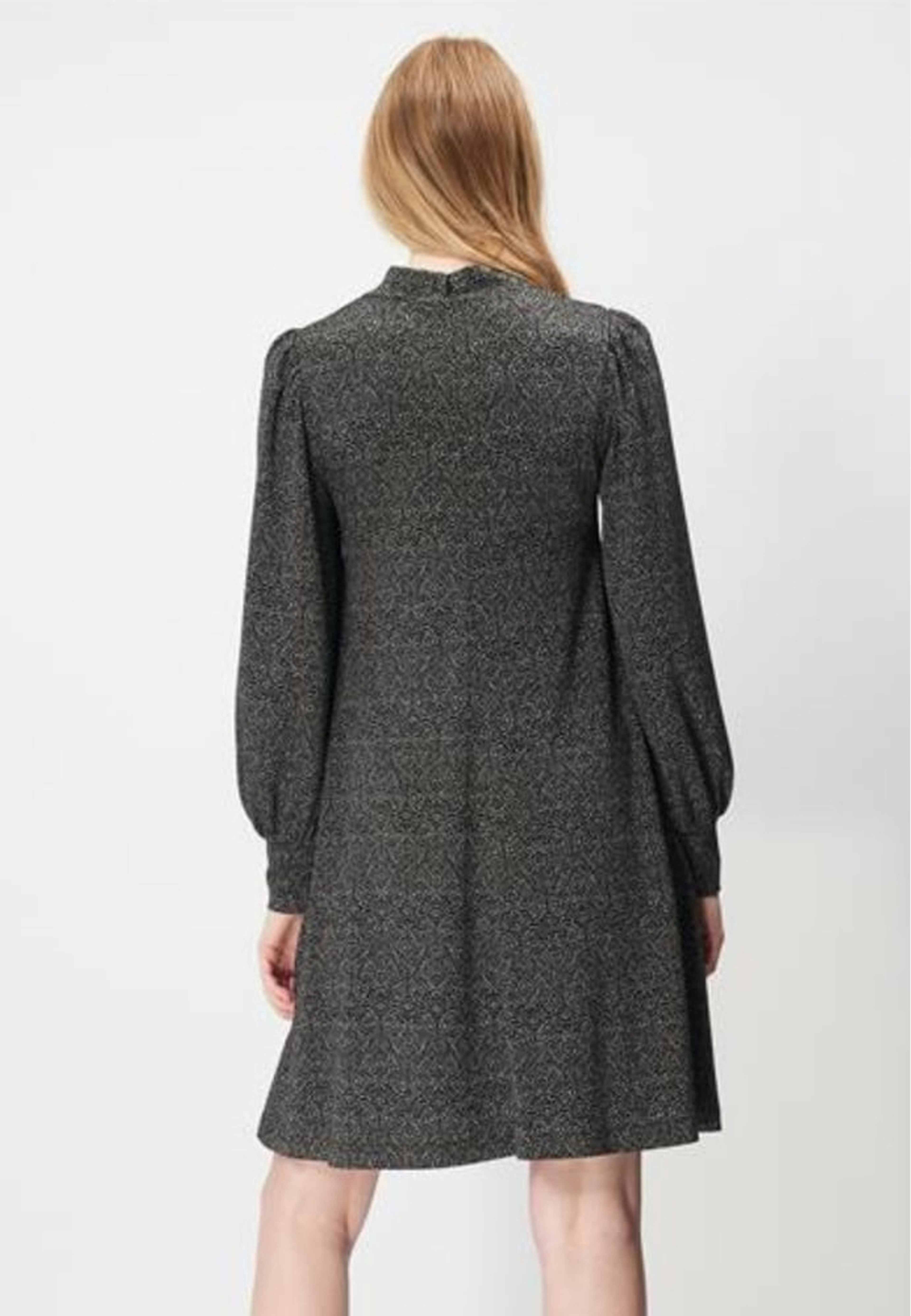Bertha Dress, från Jumperfabriken, i färgen black. Klicka för att öppna bilden i stort format