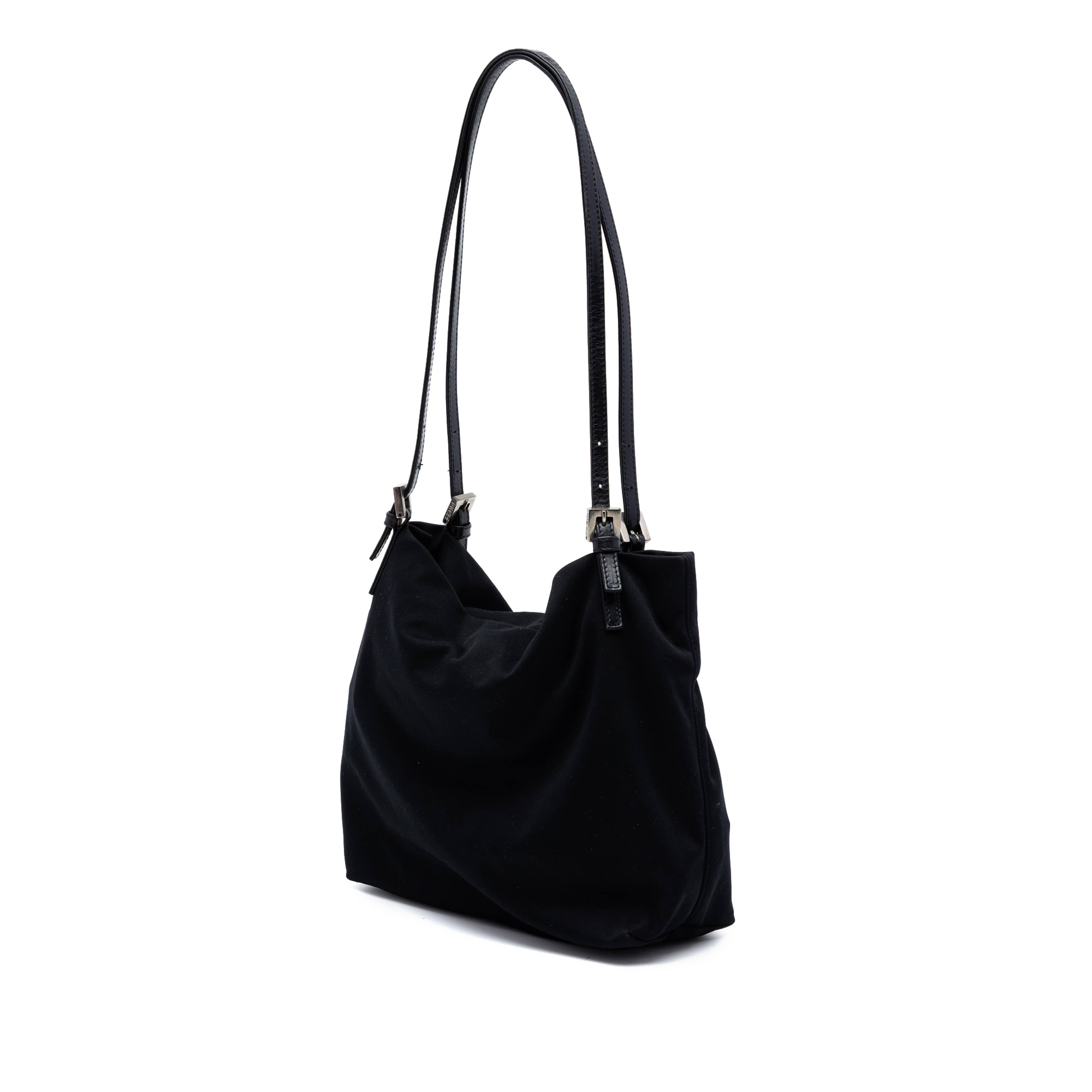 Fendi Nylon Tote, från Luxclusif, i färgen svart. Klicka för att öppna bilden i stort format