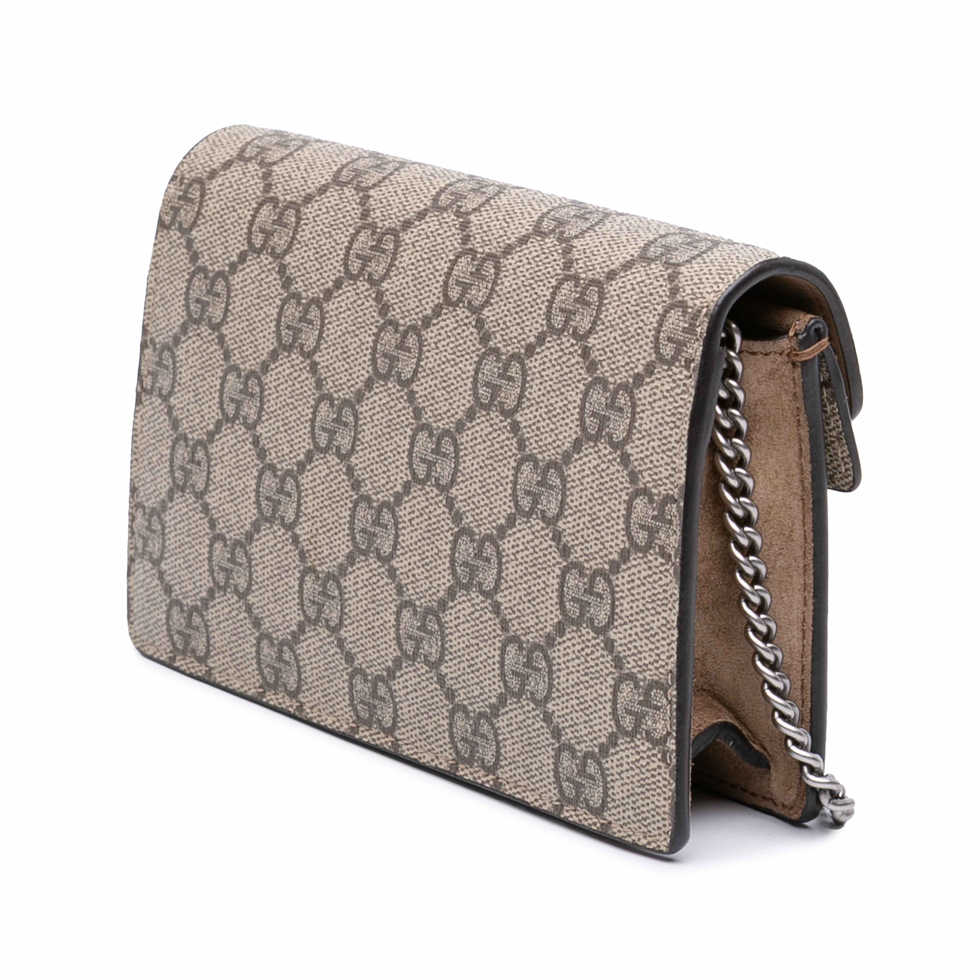 Gucci Mini Gg Supreme Dionysus Crossbody, från Luxclusif, i färgen brown. Klicka för att öppna bilden i stort format