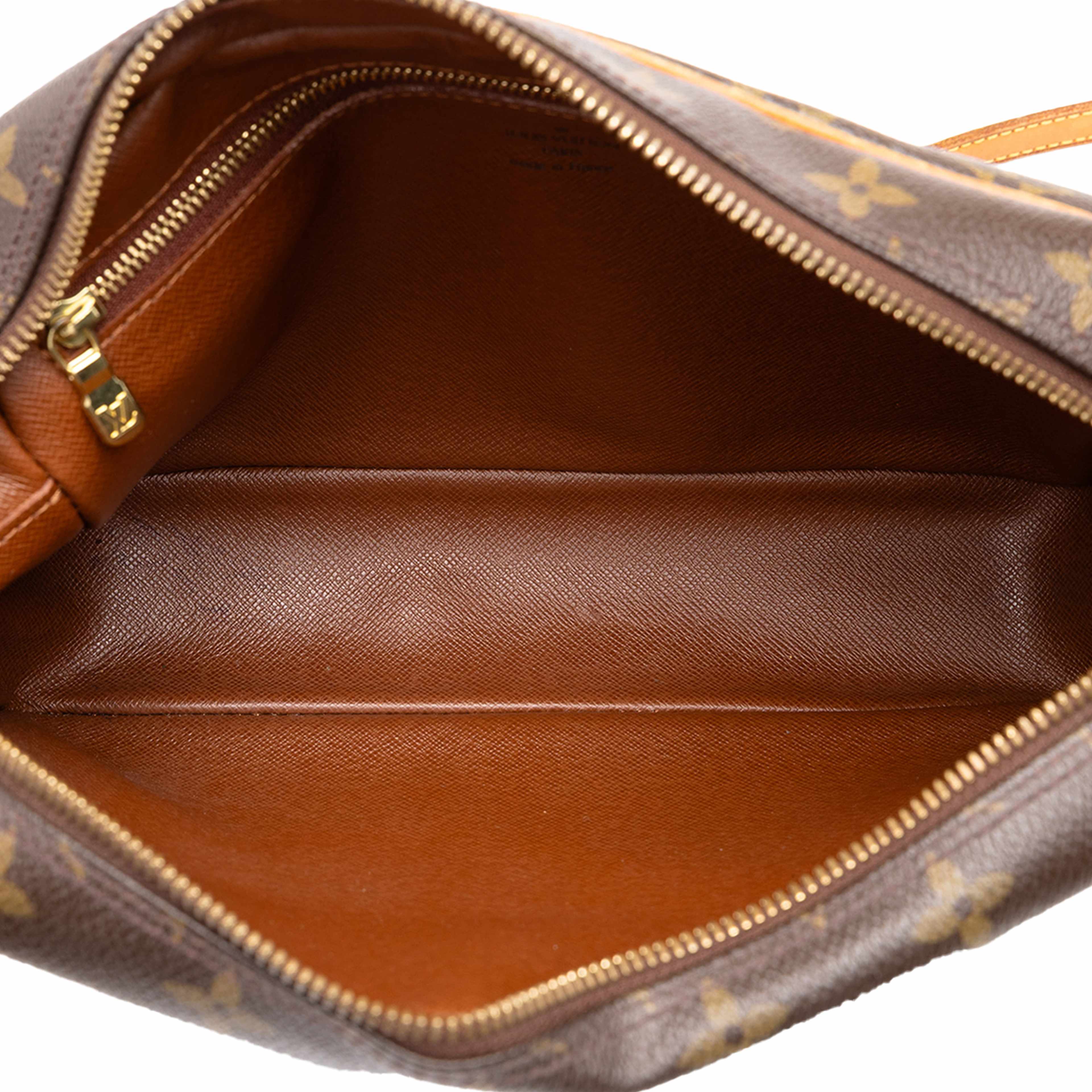 Louis Vuitton Monogram Trocadero 27, från Luxclusif, i färgen brun. Klicka för att öppna bilden i stort format