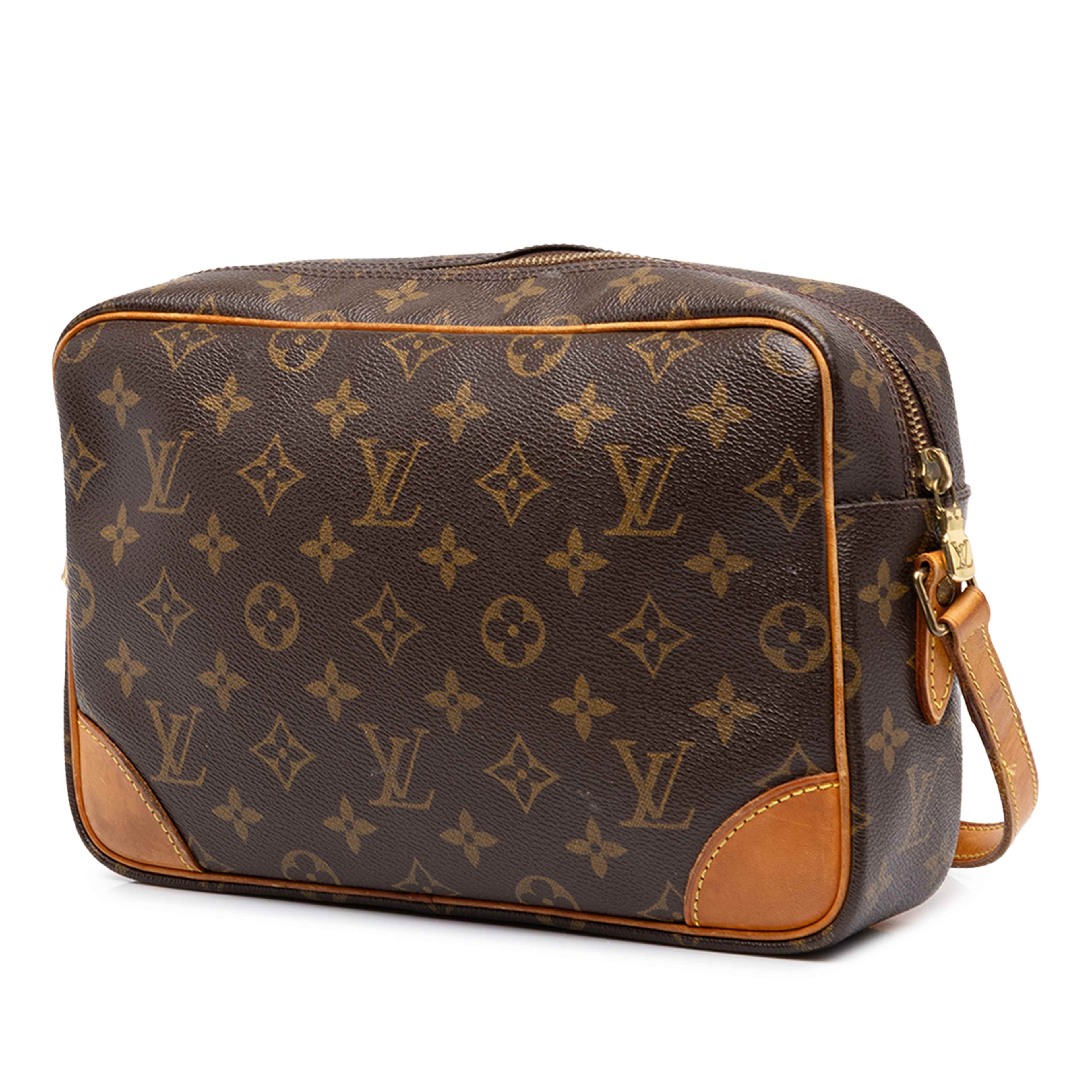 Louis Vuitton Monogram Trocadero 27, från Luxclusif, i färgen brun. Klicka för att öppna bilden i stort format