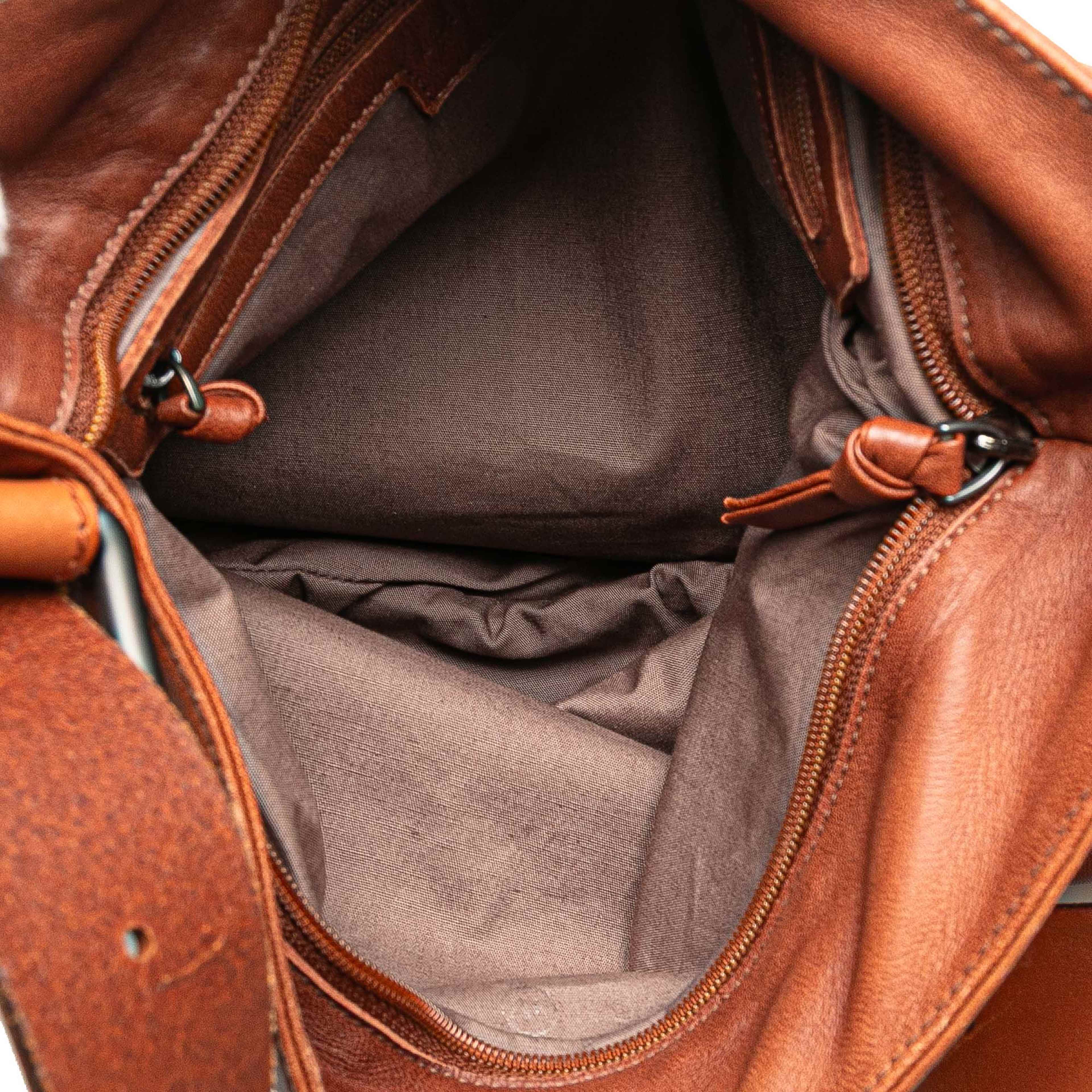 Bottega Veneta Intrecciato Trimmed Nappa Crossbody, från Luxclusif, i färgen brown. Klicka för att öppna bilden i stort format