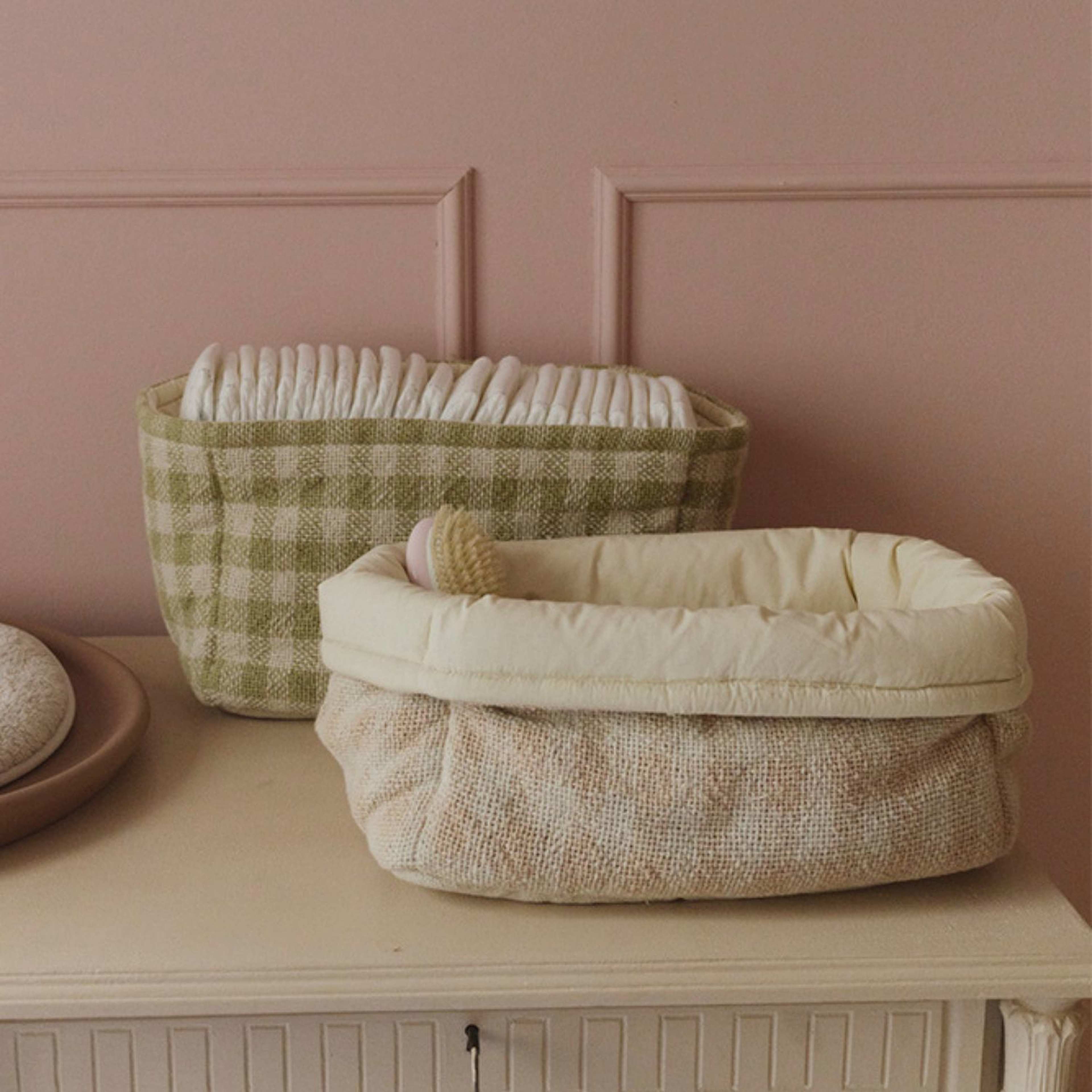 Quiltad Korg, från LORENA CANALS, i färgen matcha, naturlig. Klicka för att öppna bilden i stort format