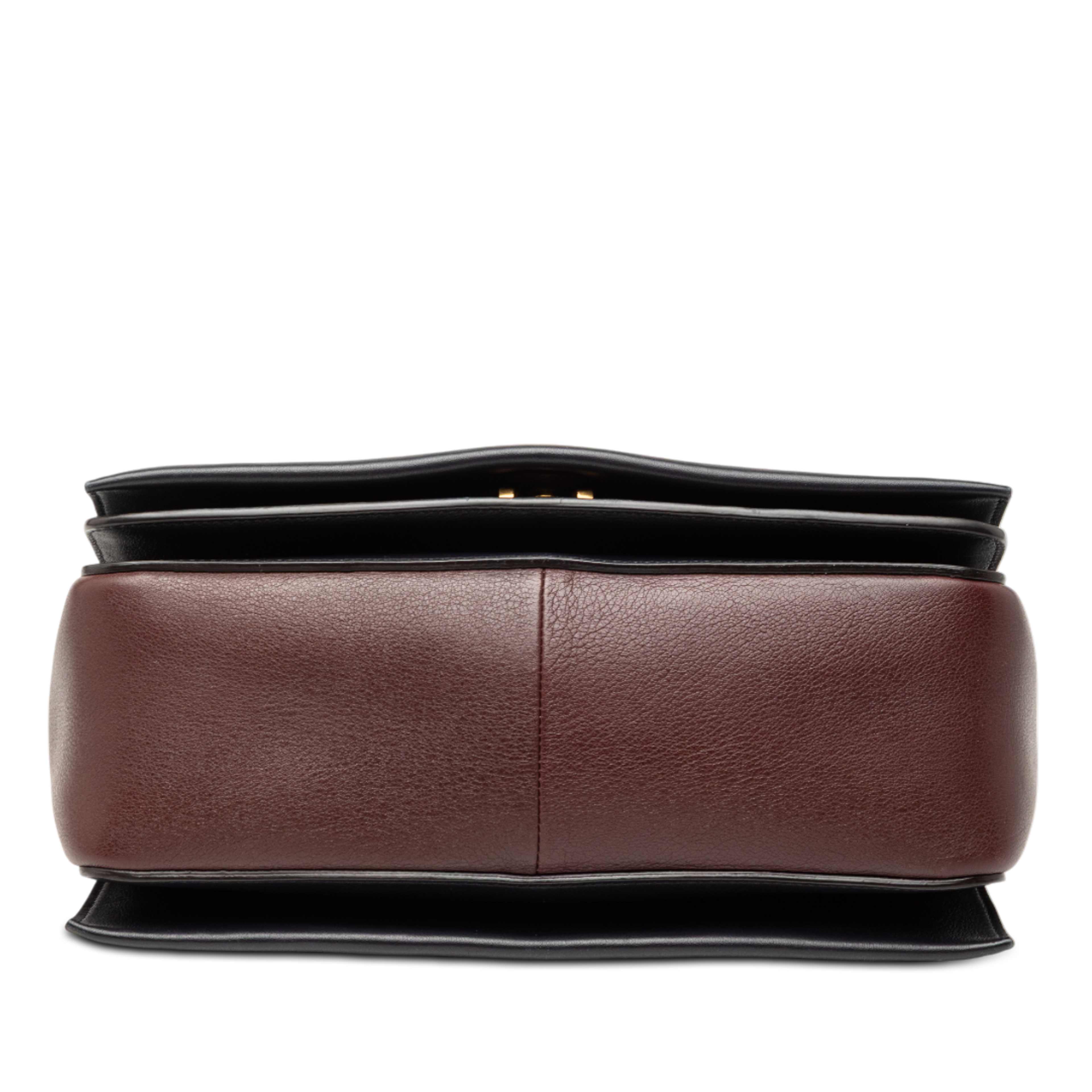 Celine Medium Shiny Smooth Calfskin Frame Shoulder Bag, från Luxclusif, i färgen black. Klicka för att öppna bilden i stort format