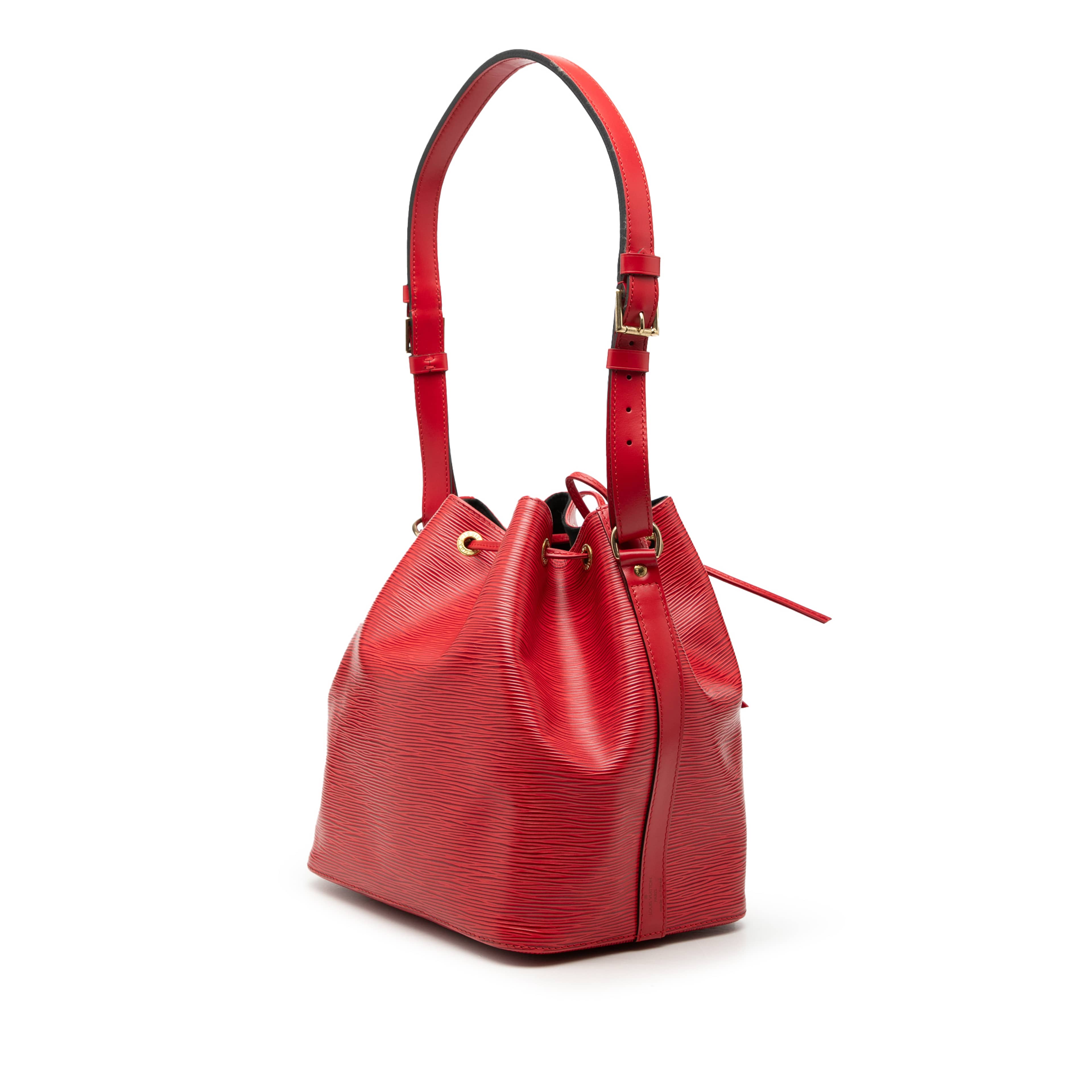 Louis Vuitton Epi Petit Noe, från Luxclusif, i färgen red. Klicka för att öppna bilden i stort format