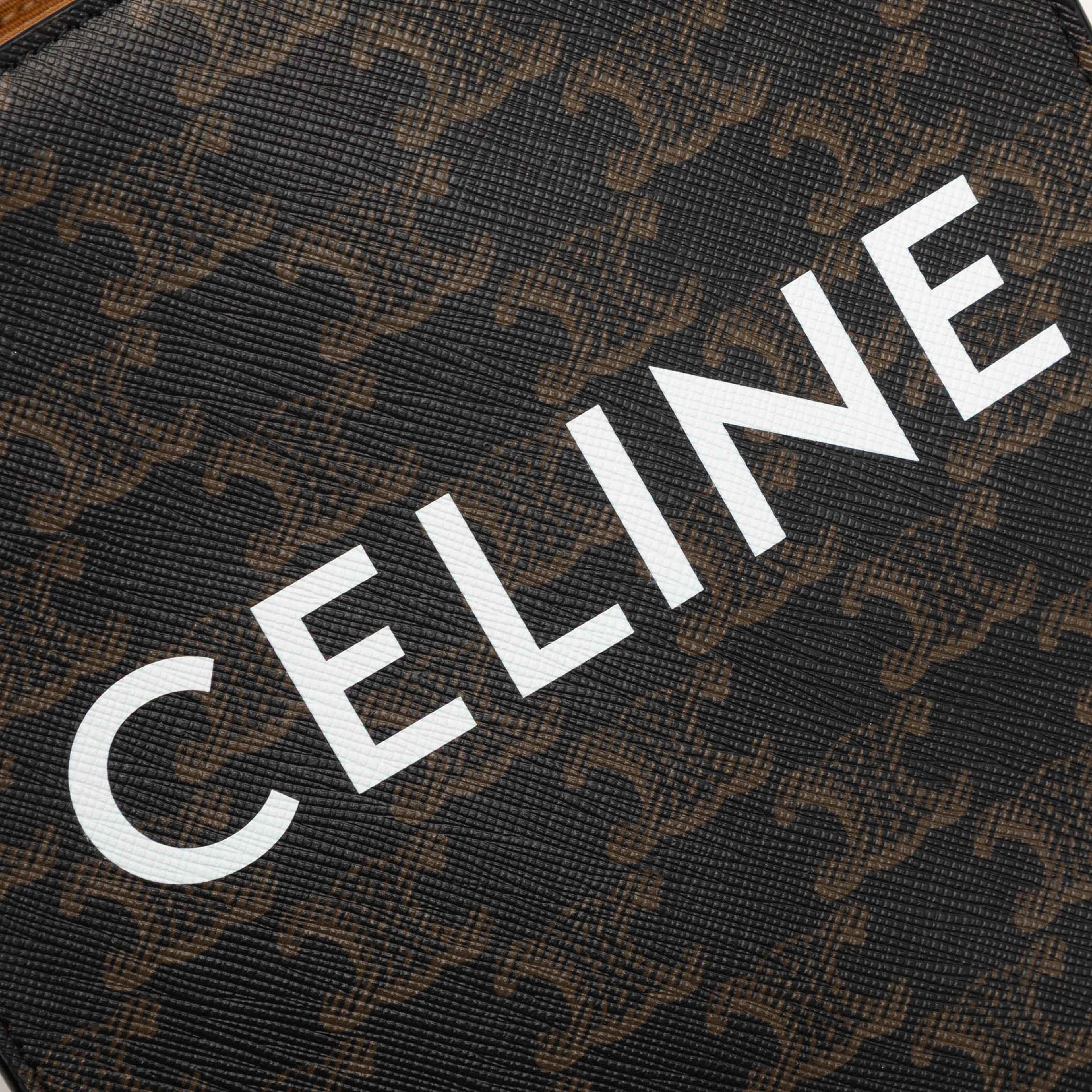 Celine Mini Triomphe Coated Canvas Vertical Cabas Satchel, från Luxclusif, i färgen dark brown. Klicka för att öppna bilden i stort format
