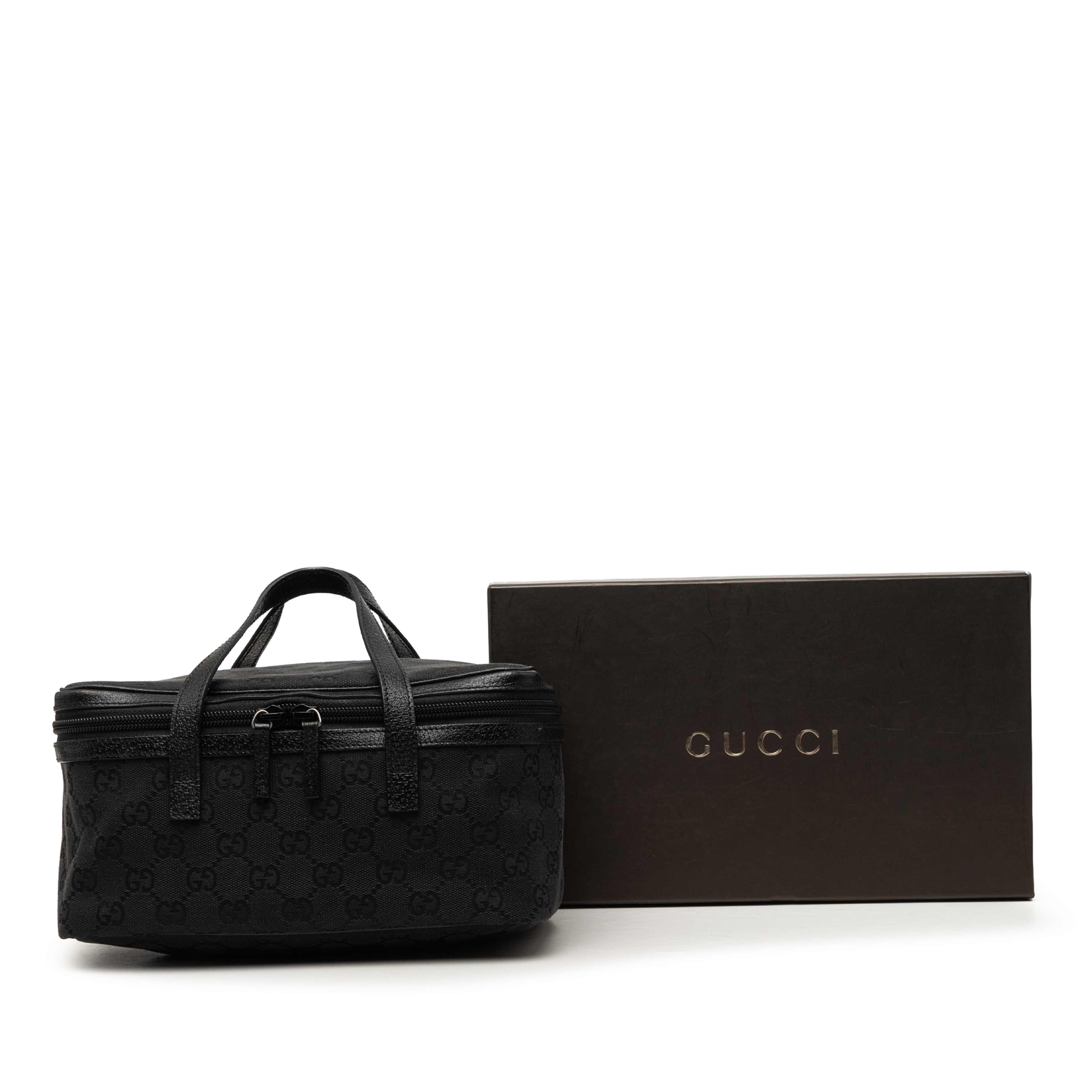 Gucci Gg Canvas Vanity Bag, från Luxclusif, i färgen svart. Klicka för att öppna bilden i stort format