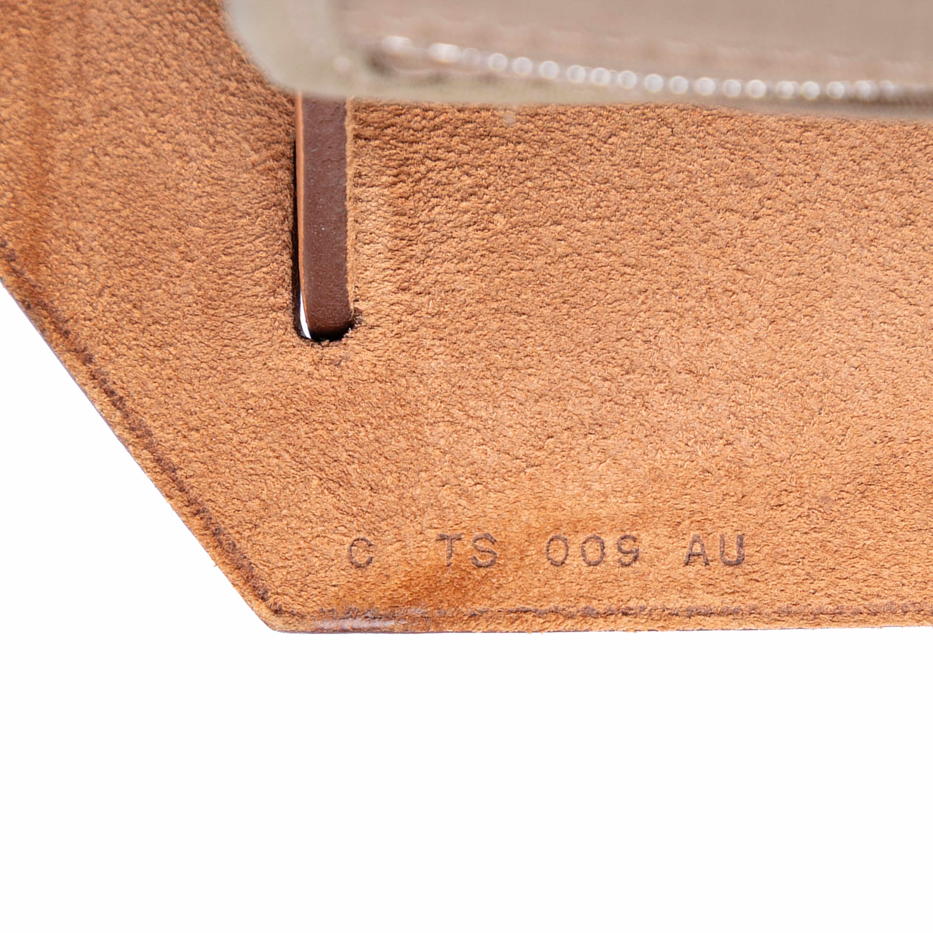 Hermès Toile Herbag Zip 39, från Luxclusif, i färgen light brown. Klicka för att öppna bilden i stort format
