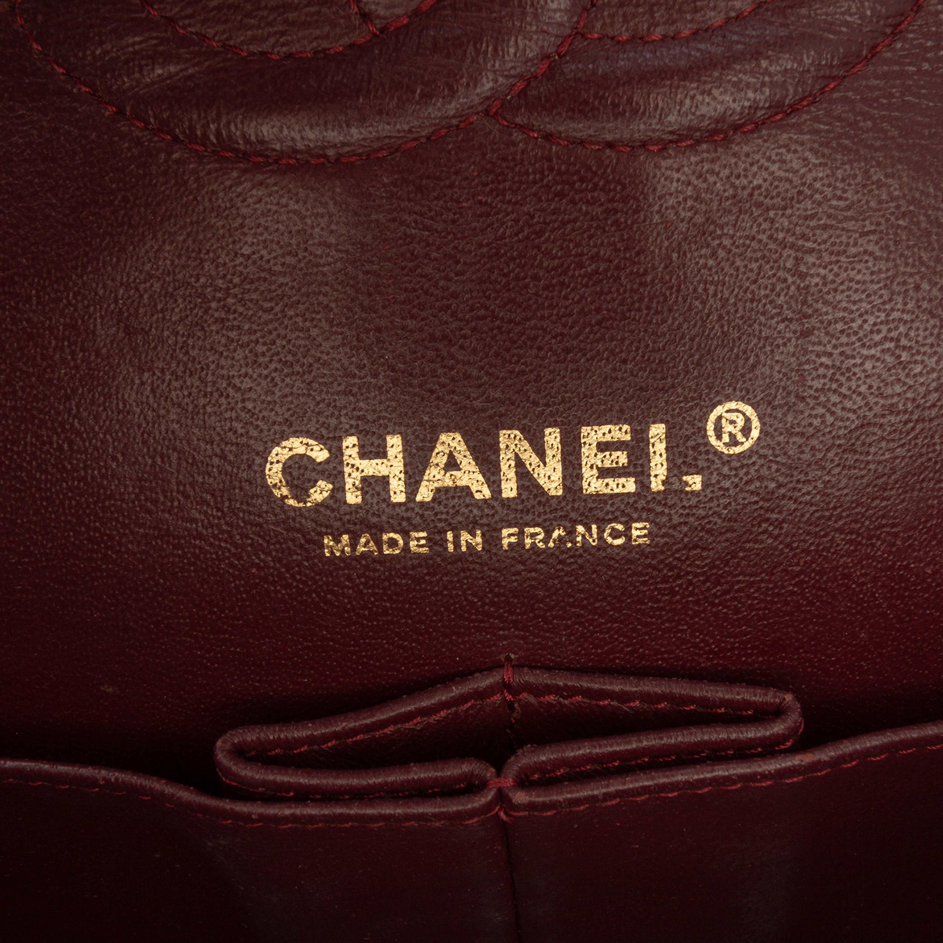 Chanel Medium Classic Caviar Double Flap, från Luxclusif, i färgen black. Klicka för att öppna bilden i stort format