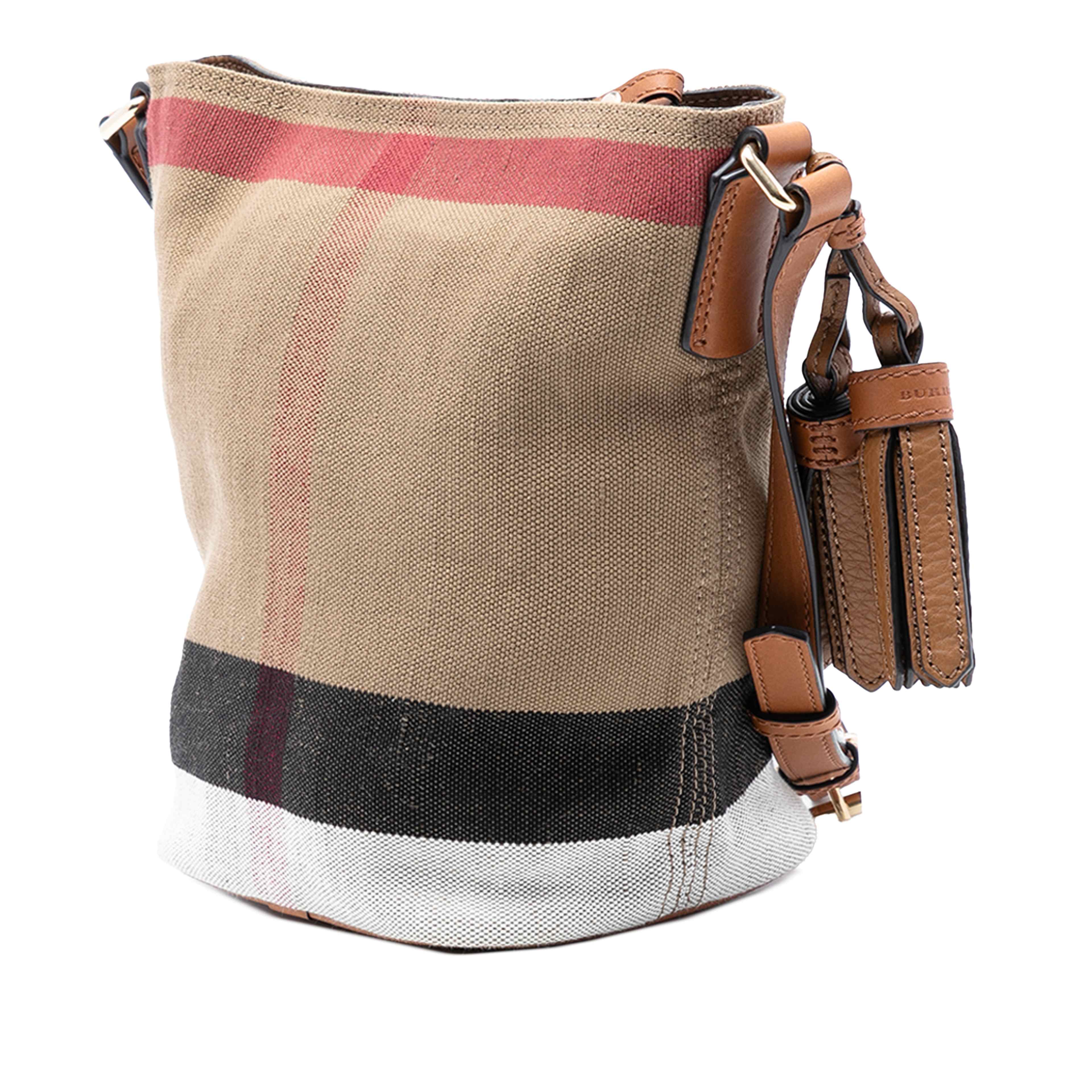 Burberry Mini Mega Check Canvas Ashby Tassel Bucket Bag, från Luxclusif, i färgen light brown. Klicka för att öppna bilden i stort format