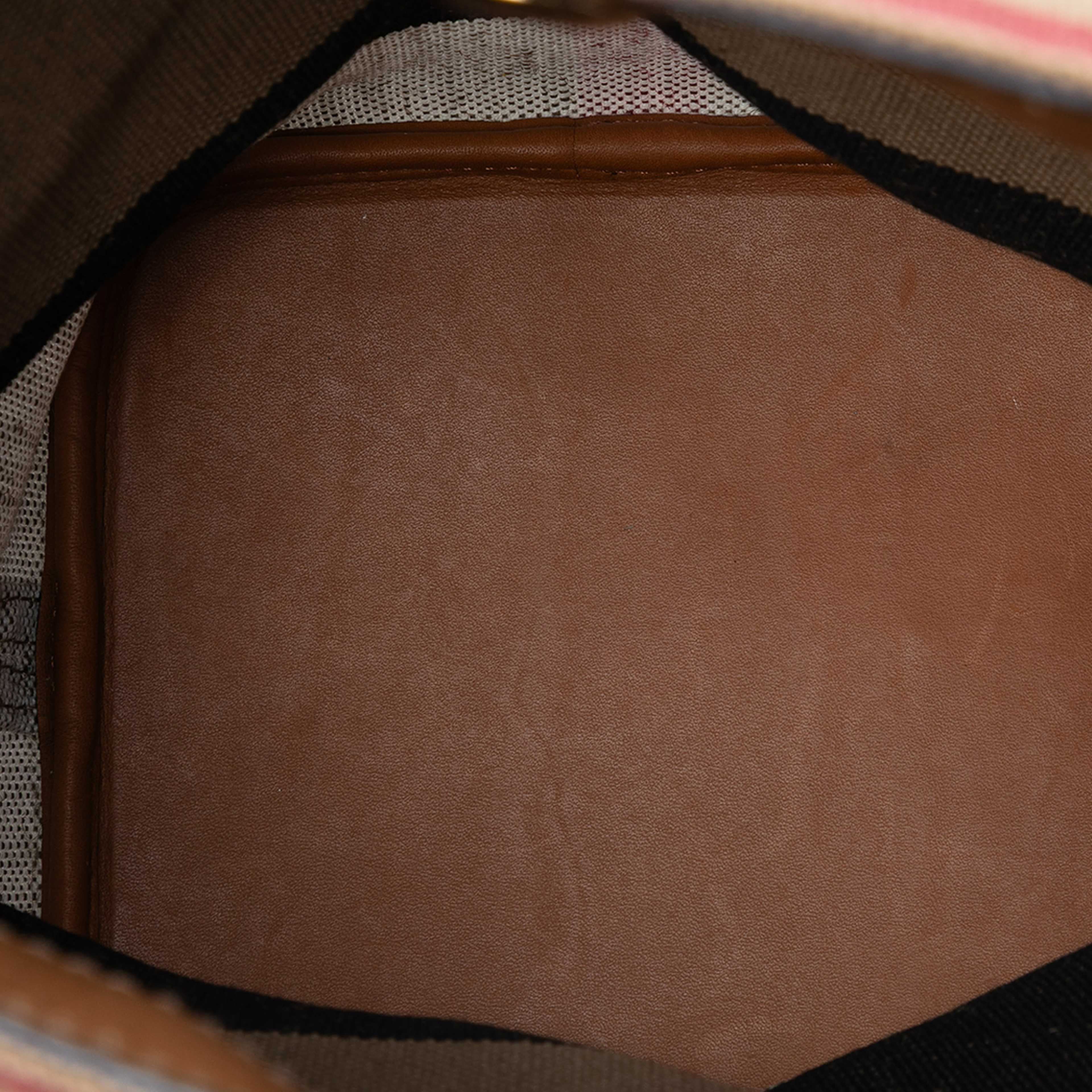 Burberry Mini Mega Check Canvas Ashby Tassel Bucket Bag, från Luxclusif, i färgen light brown. Klicka för att öppna bilden i stort format