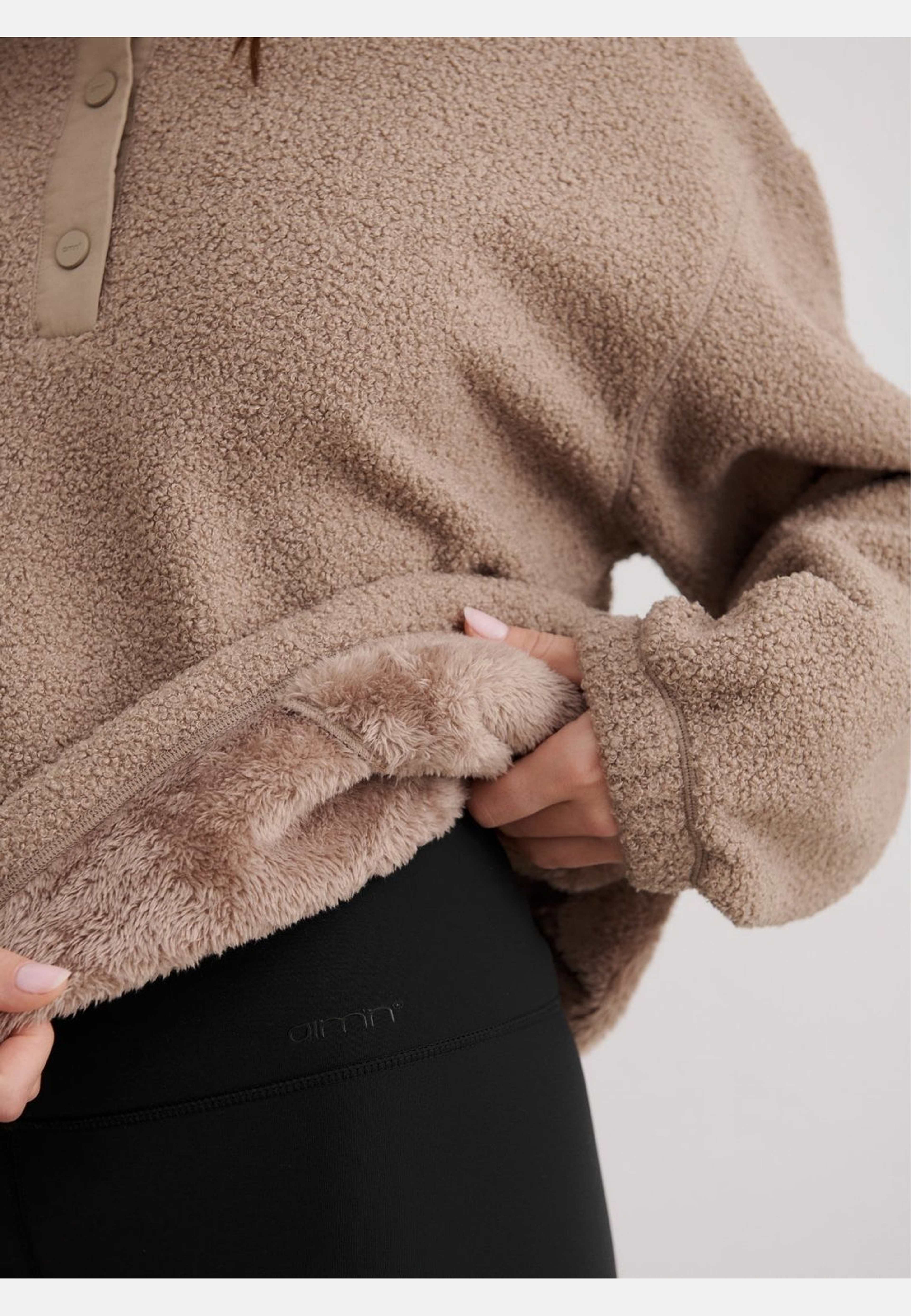 Polar Fleece Long Sleeve, från aim'n, i färgen espresso. Klicka för att öppna bilden i stort format