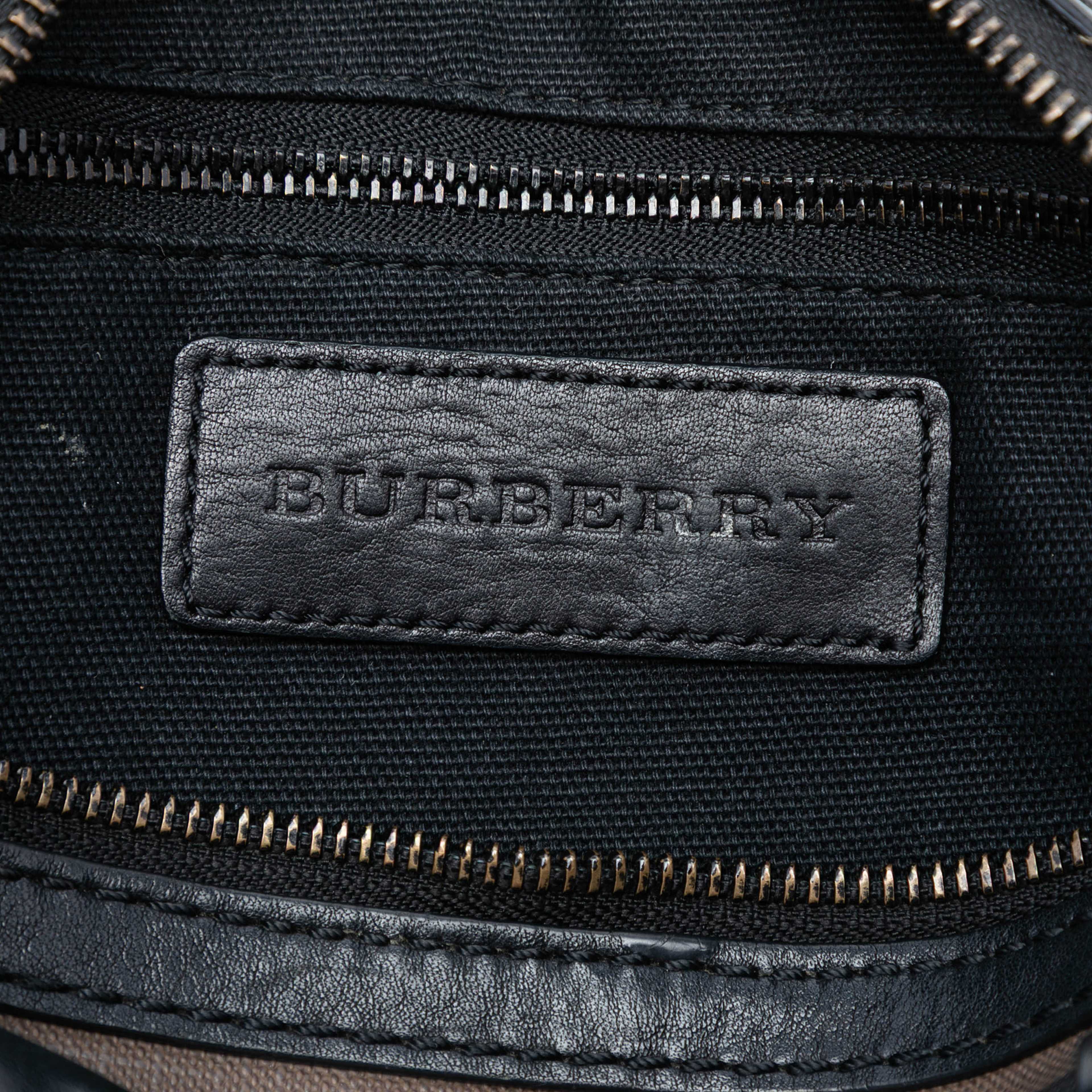 Burberry Smoke Check Coated Canvas Chester Boston Bag, från Luxclusif, i färgen brun. Klicka för att öppna bilden i stort format