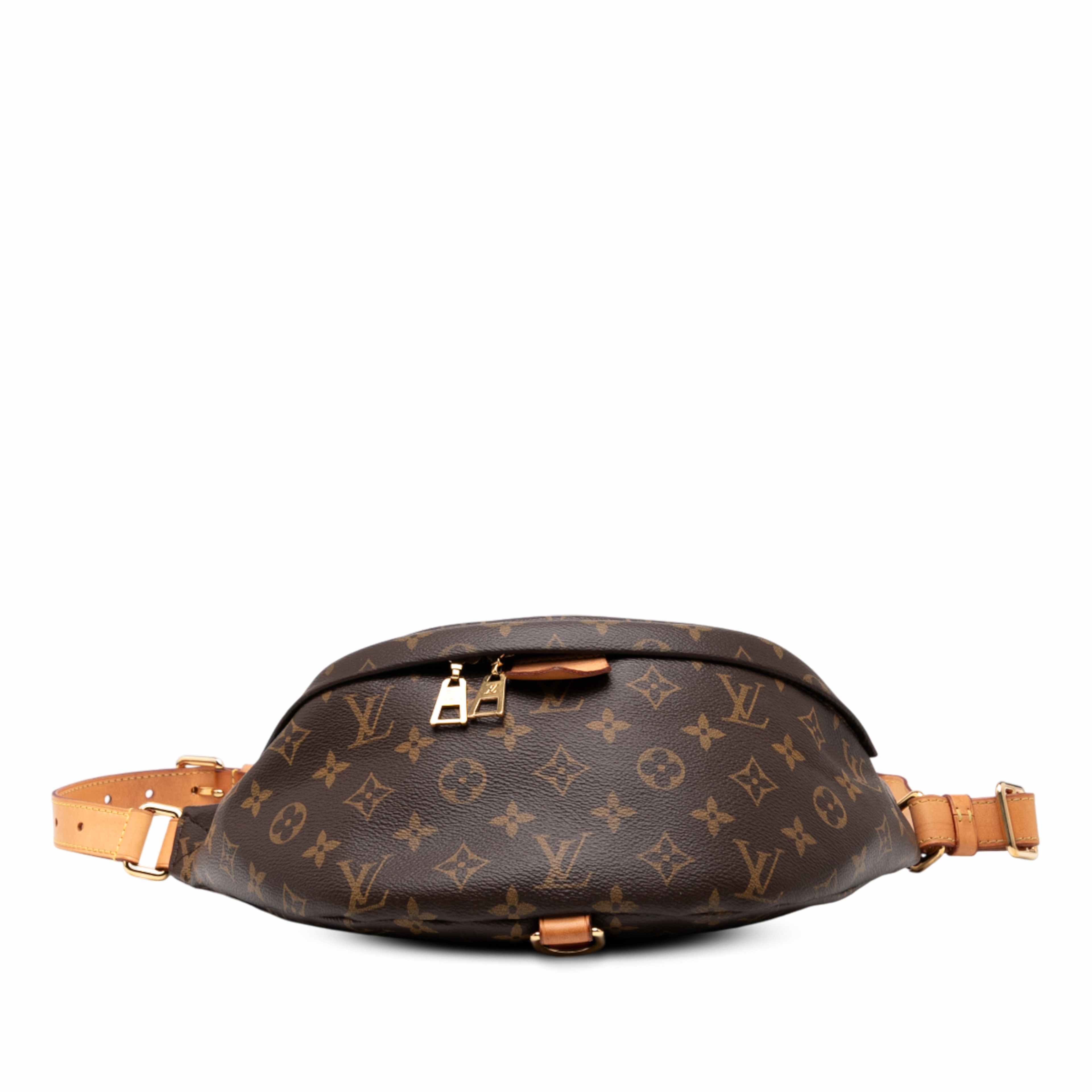Louis Vuitton Monogram Bumbag, från Luxclusif, i färgen brown. Klicka för att öppna bilden i stort format