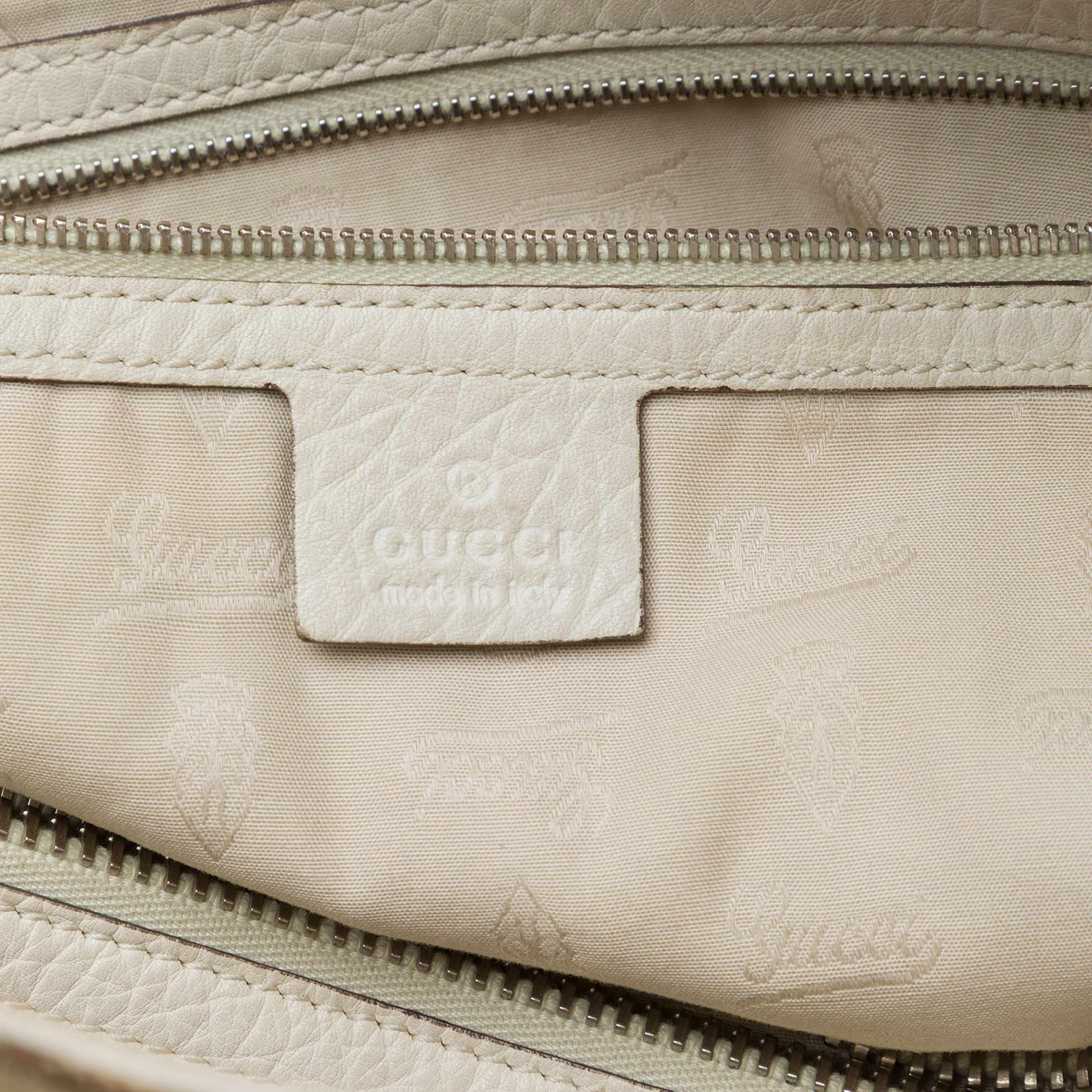 Gucci Medium Gg Canvas Bamboo Libeccio Tote, från Luxclusif, i färgen beige. Klicka för att öppna bilden i stort format