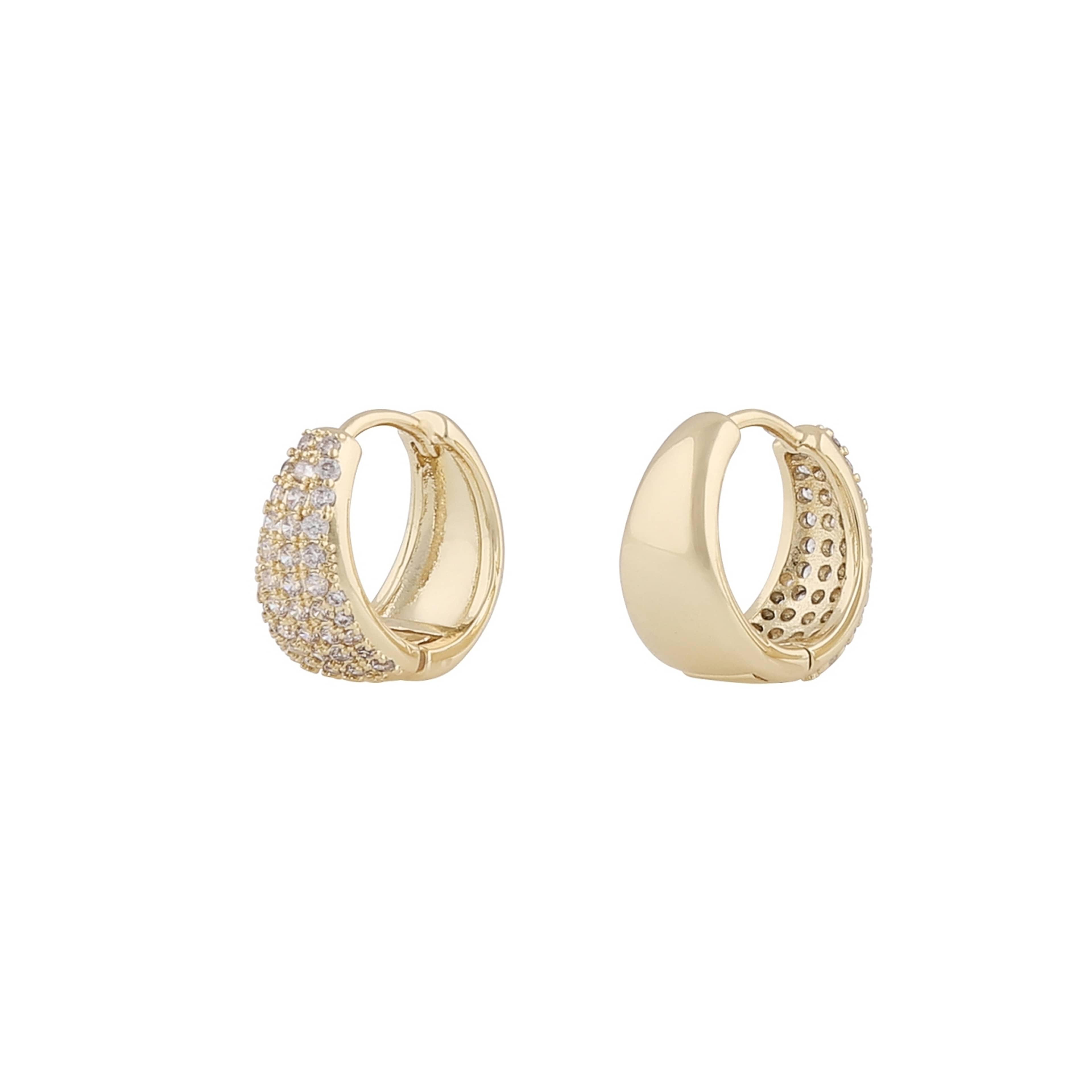 Brooklyn Oval Ring Ear, från SNÖ of Sweden, i färgen g/clear. Klicka för att öppna bilden i stort format