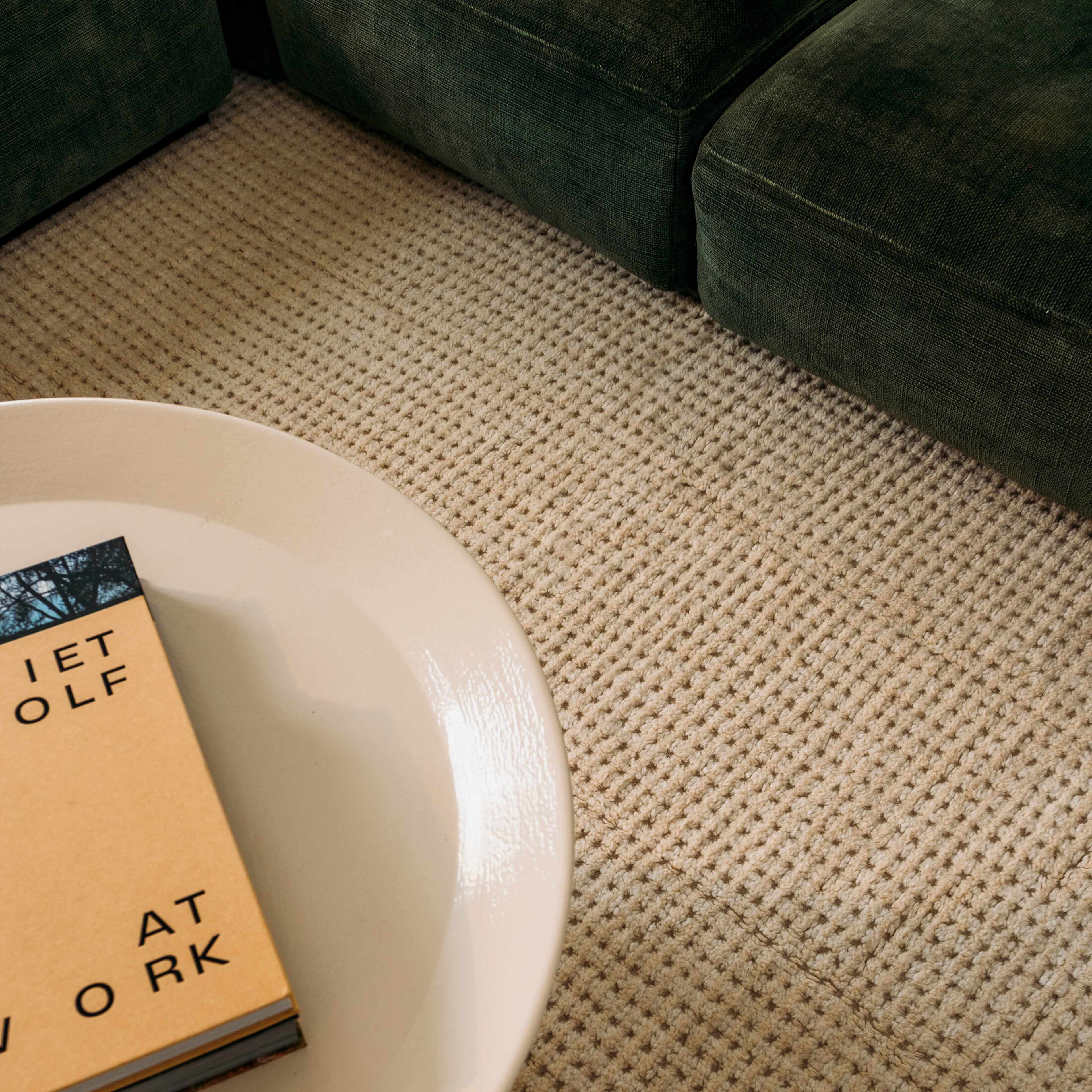 Ullmatta Eden, från LORENA CANALS, i färgen naturlig duk, naturlig, snäckskal. Klicka för att öppna bilden i stort format