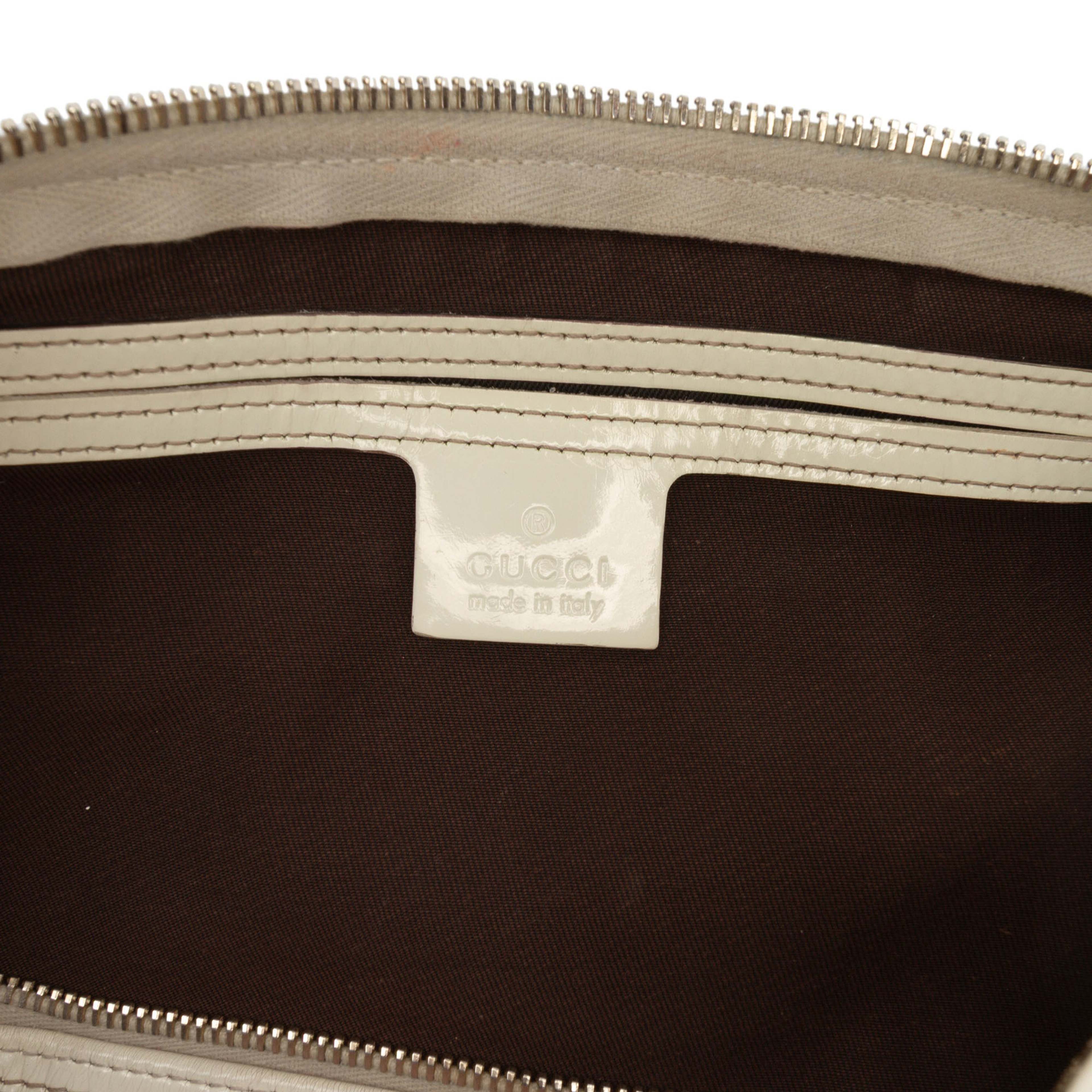 Gucci Medium Gg Supreme Joy Boston Bag, från Luxclusif, i färgen beige. Klicka för att öppna bilden i stort format