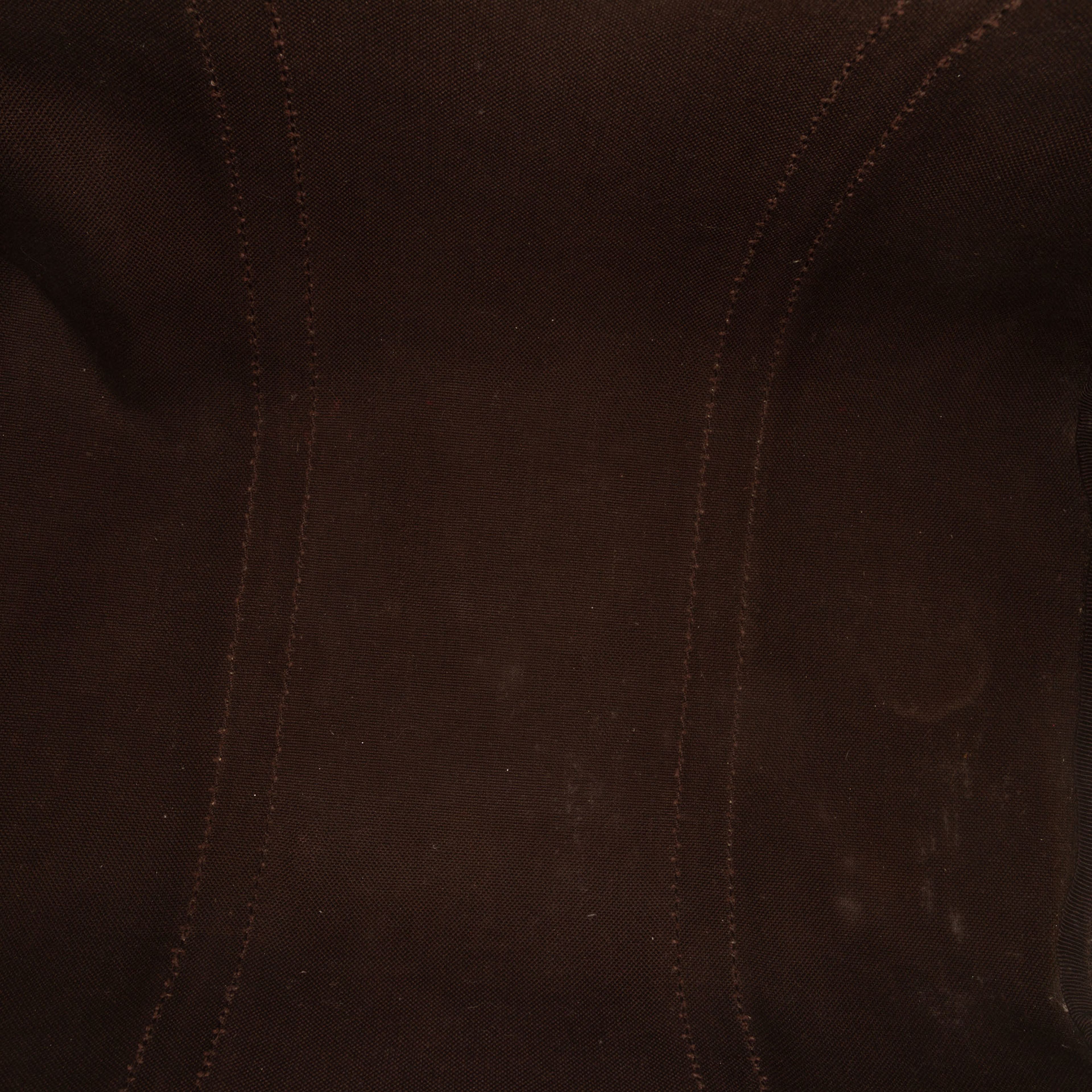 Gucci Medium Gg Supreme Joy Boston Bag, från Luxclusif, i färgen beige. Klicka för att öppna bilden i stort format