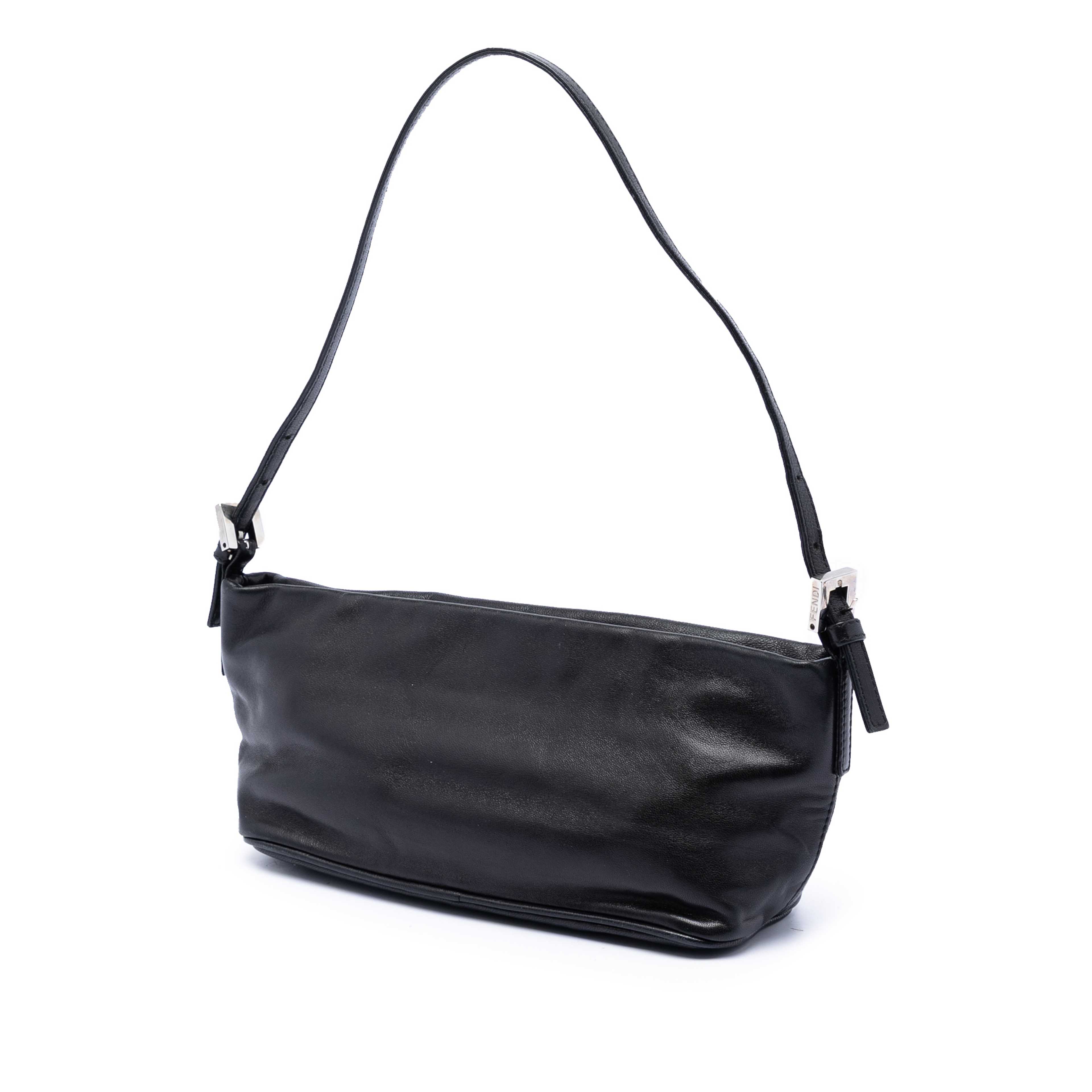 Fendi Leather Ff Baguette Shoulder Bag, från Luxclusif, i färgen black. Klicka för att öppna bilden i stort format