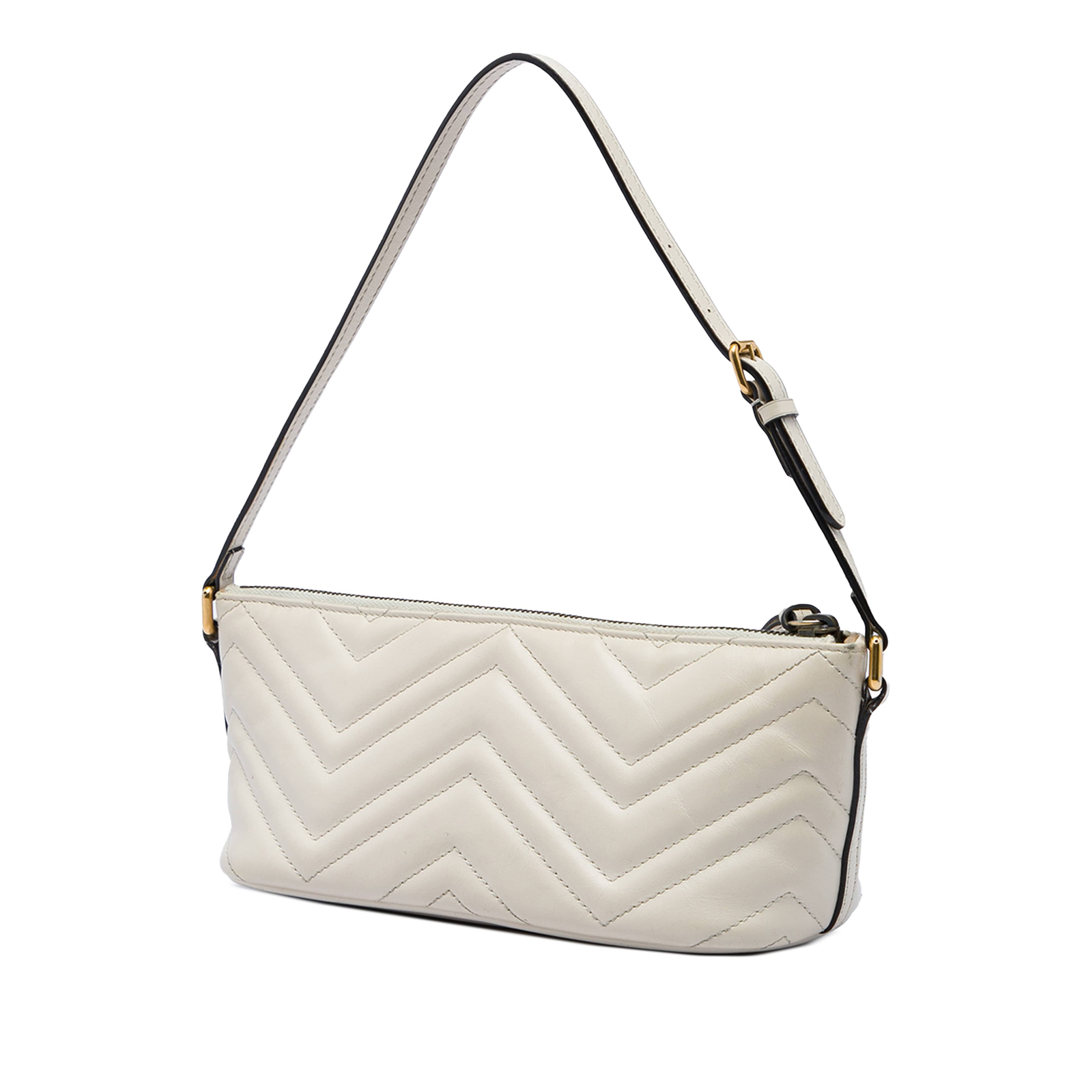 Gucci Gg Marmont Matelasse Calfskin Shoulder Bag, från Luxclusif, i färgen vit. Klicka för att öppna bilden i stort format