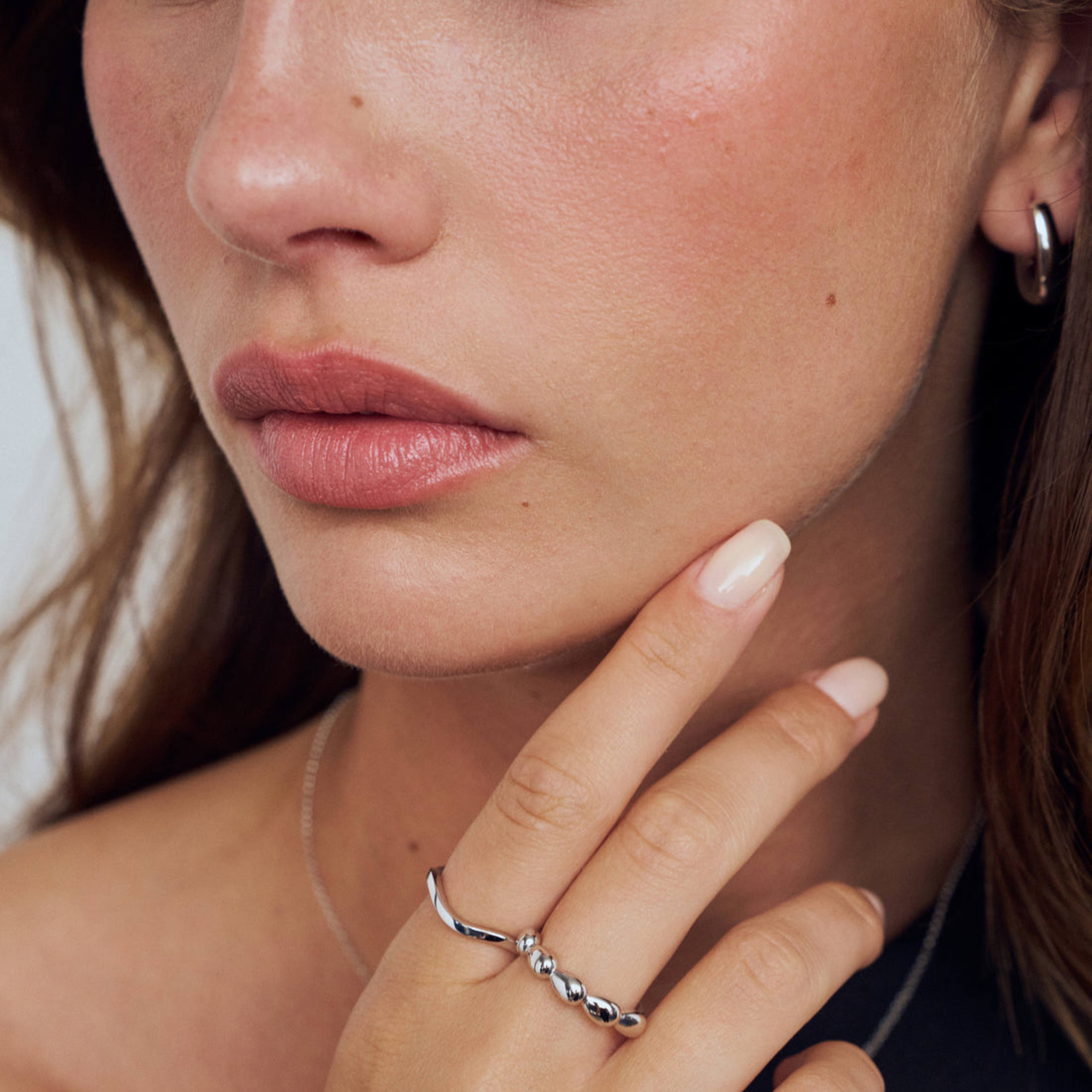 Ring Goccia Piccolo Pianura, från Sif Jakobs Jewellery, i färgen silver.