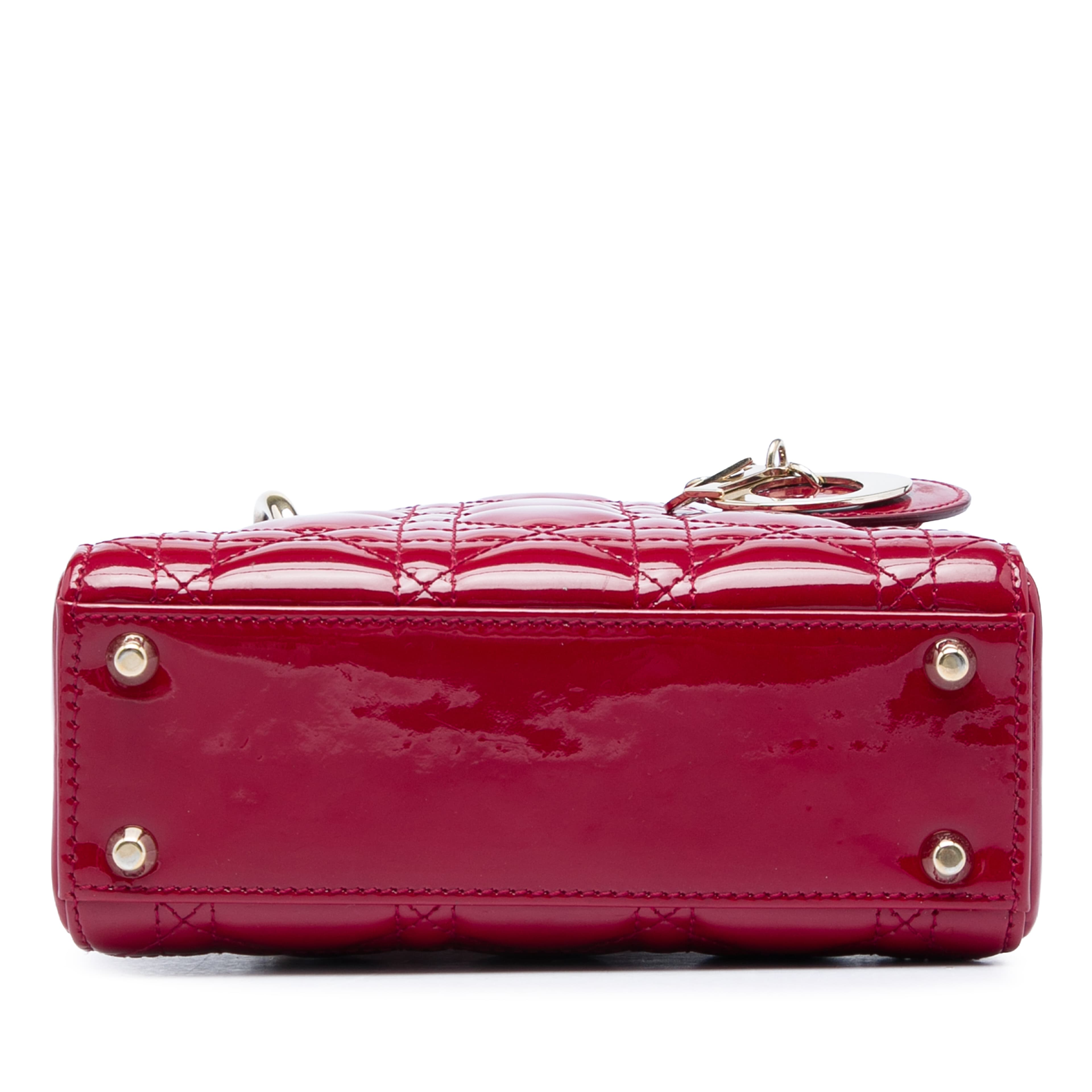 Dior Mini Patent Cannage Lady Dior, från Luxclusif, i färgen röd. Klicka för att öppna bilden i stort format