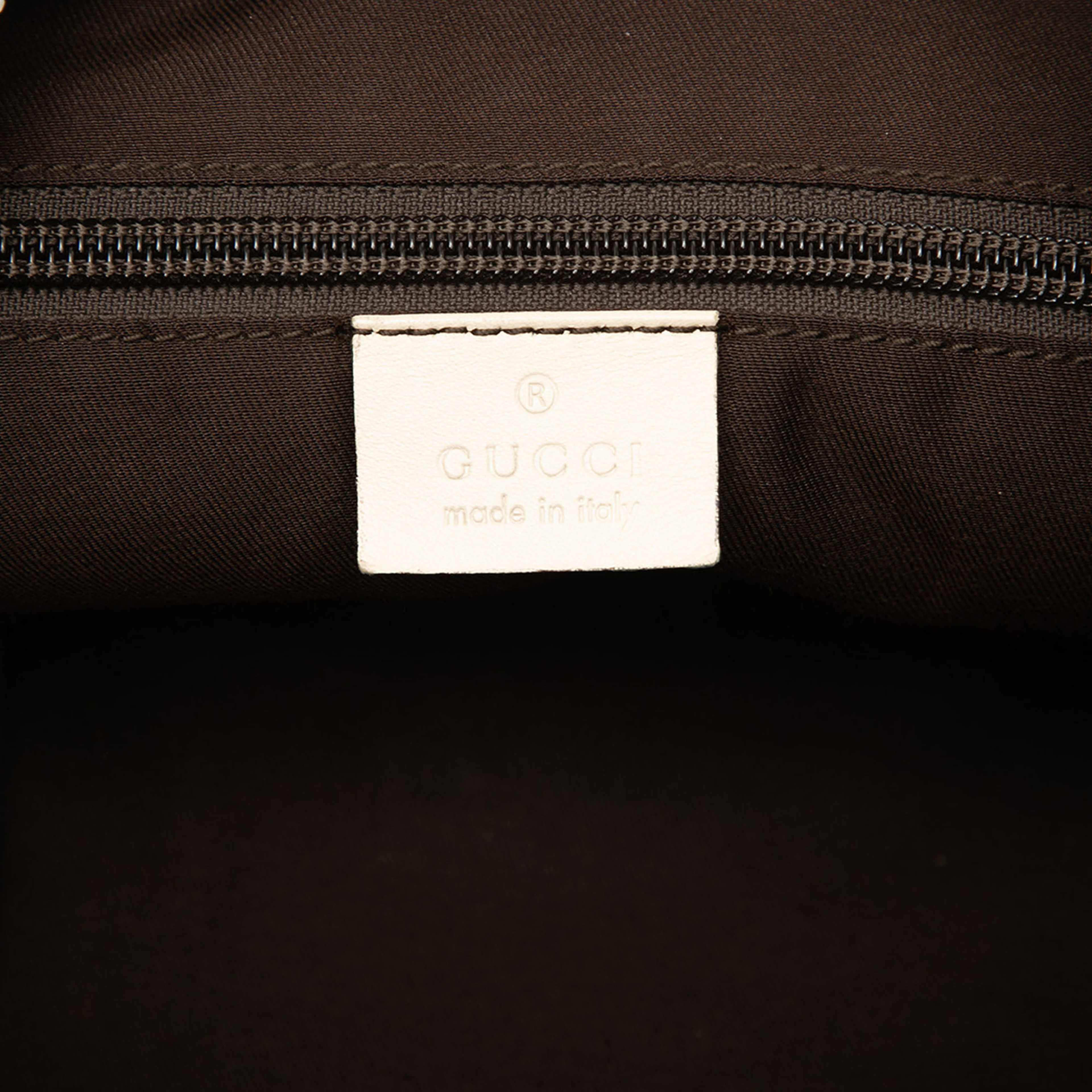Gucci Gg Canvas Crossbody, från Luxclusif, i färgen beige. Klicka för att öppna bilden i stort format
