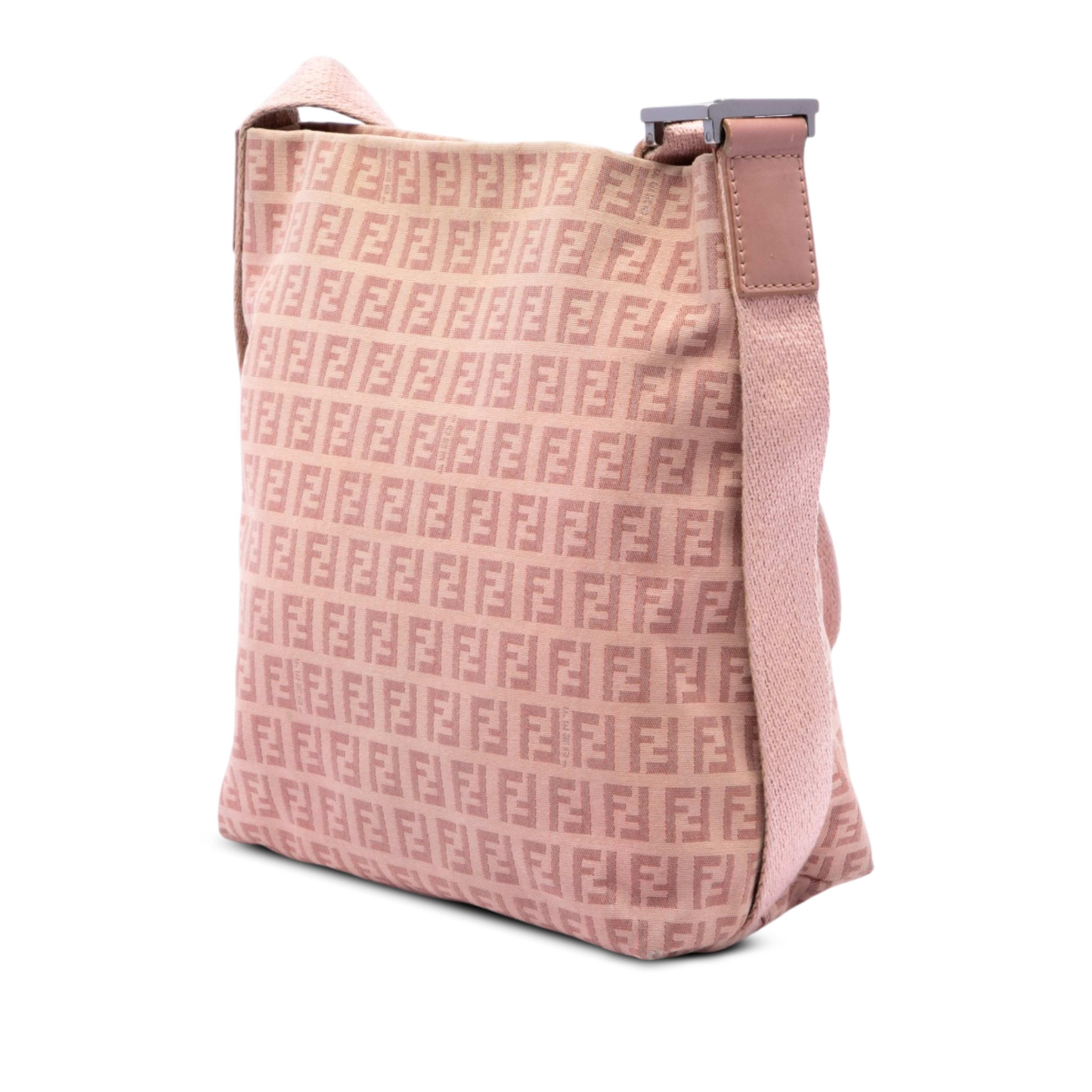 Fendi Zucchino Canvas Crossbody, från Luxclusif, i färgen rosa. Klicka för att öppna bilden i stort format