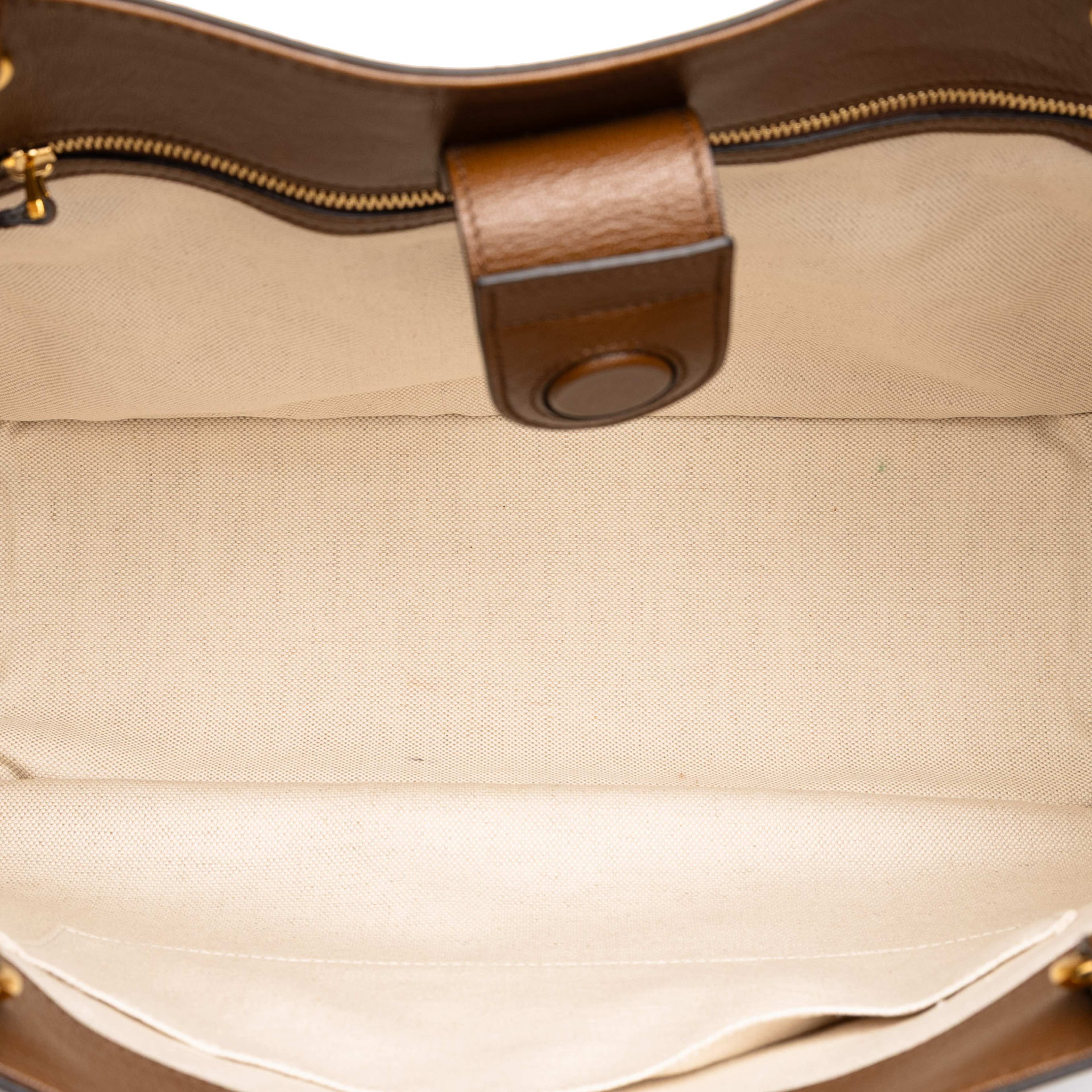 Gucci Medium Leather Horsebit 1955 Tote, från Luxclusif, i färgen brun. Klicka för att öppna bilden i stort format