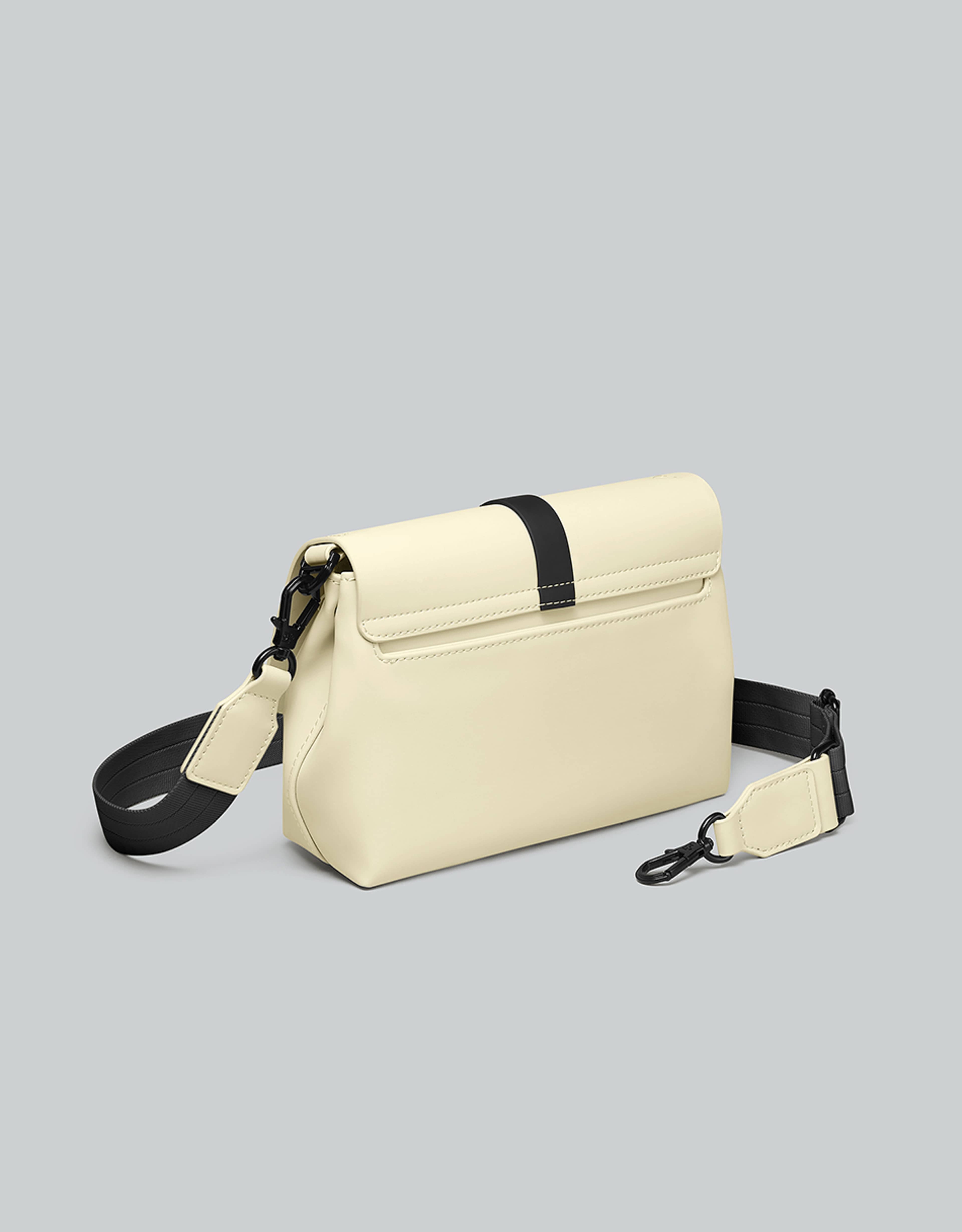 Spläsh Crossbody Bag, från Gaston Luga, i färgen lemonade. Klicka för att öppna bilden i stort format