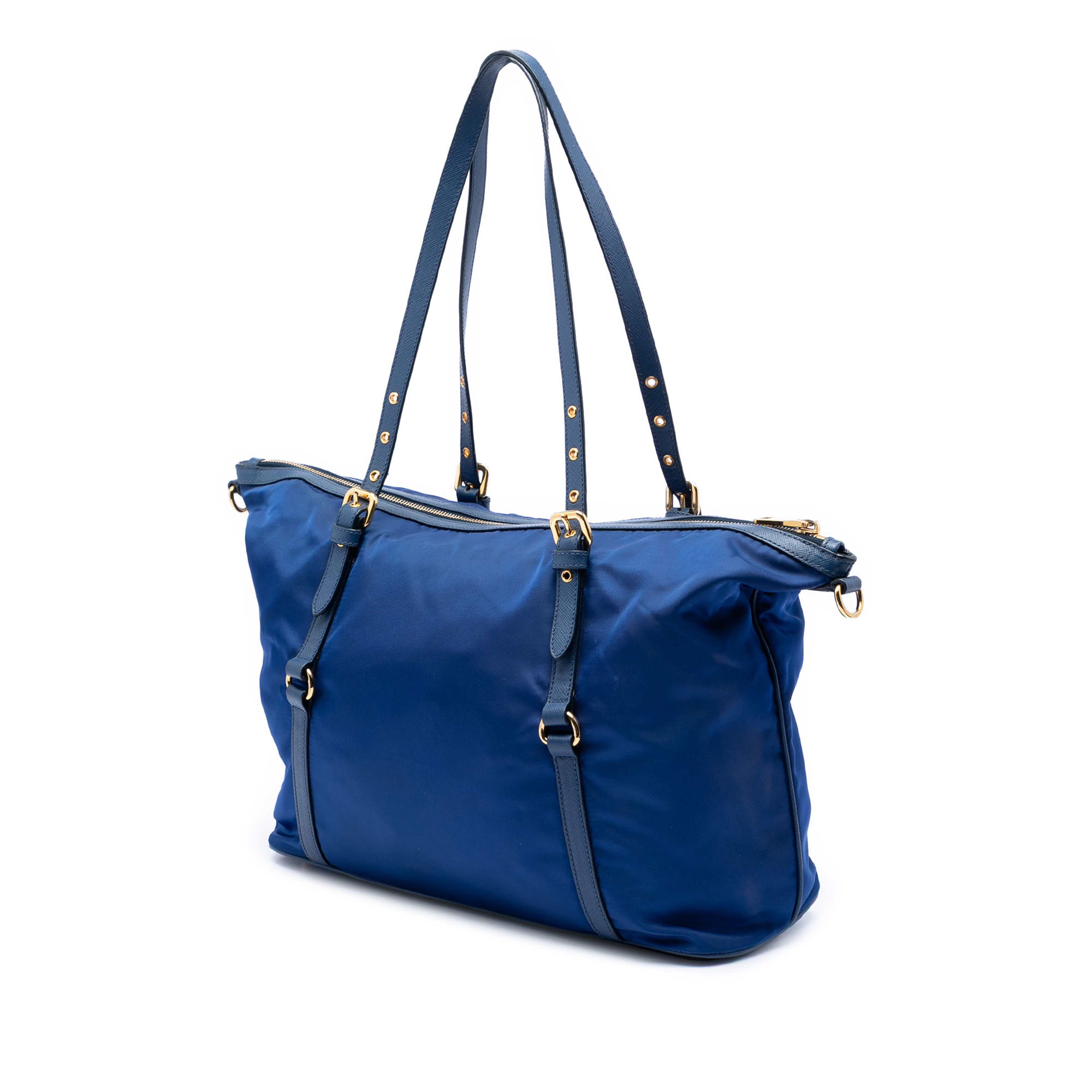 Prada Saffiano Trimmed Tessuto Satchel, från Luxclusif, i färgen blue. Klicka för att öppna bilden i stort format