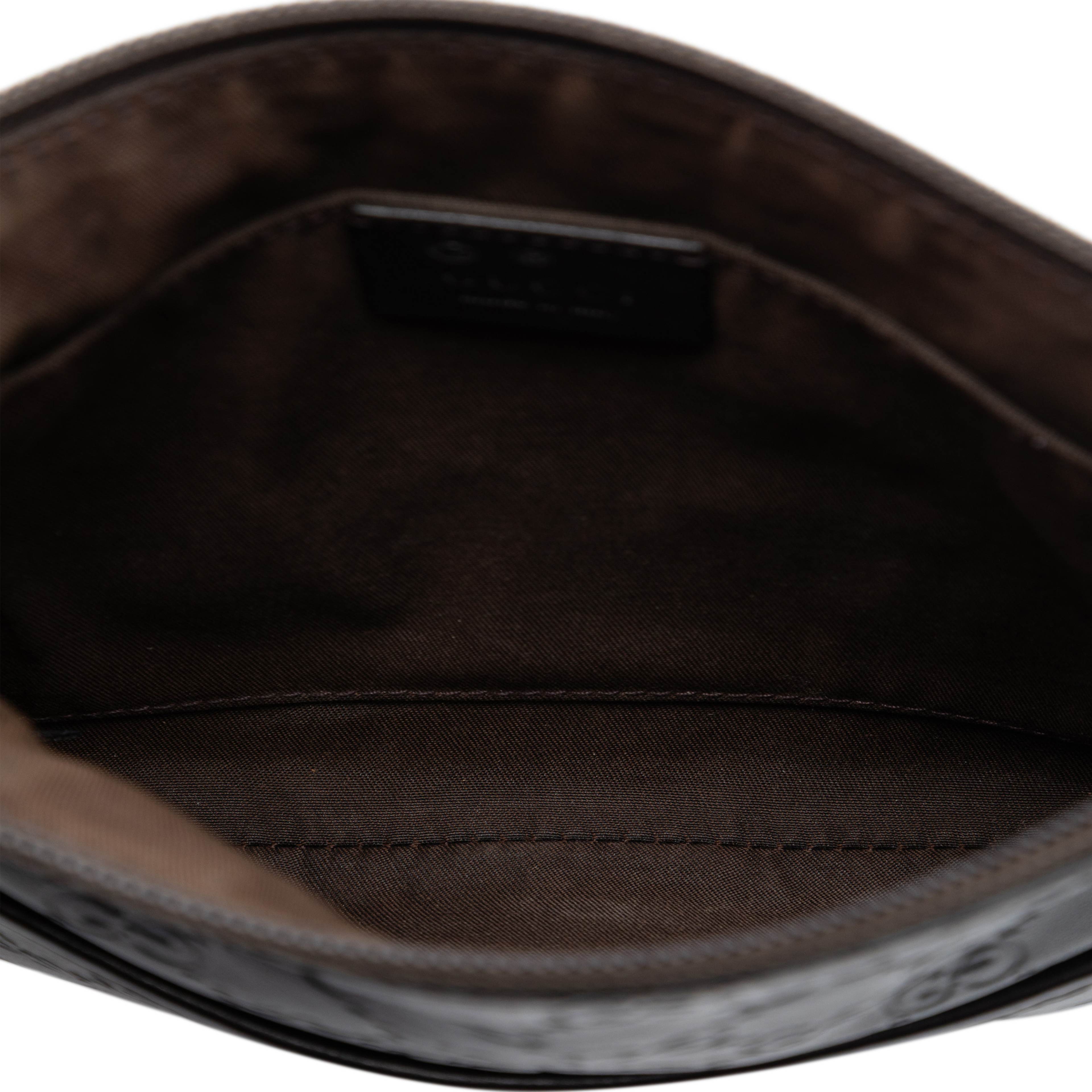 Gucci Guccissima Crossbody, från Luxclusif, i färgen dark brown. Klicka för att öppna bilden i stort format