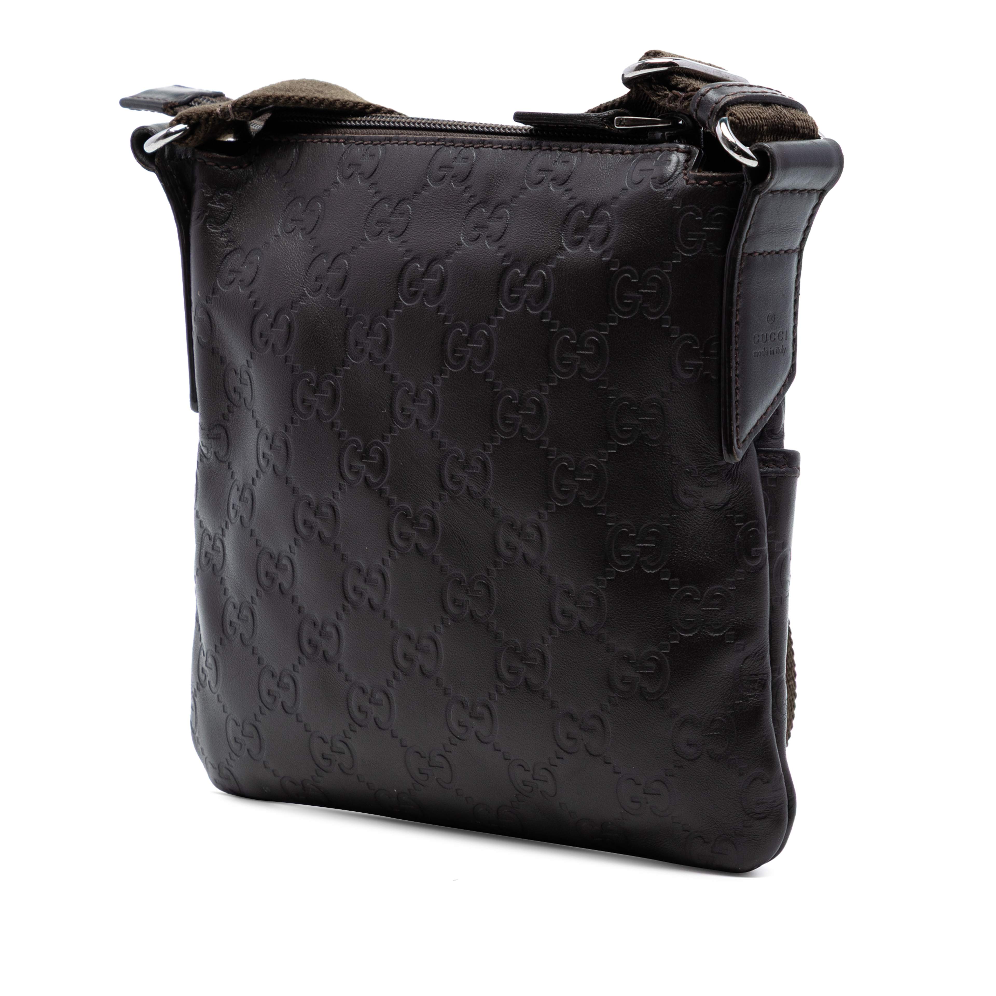 Gucci Guccissima Crossbody, från Luxclusif, i färgen dark brown. Klicka för att öppna bilden i stort format