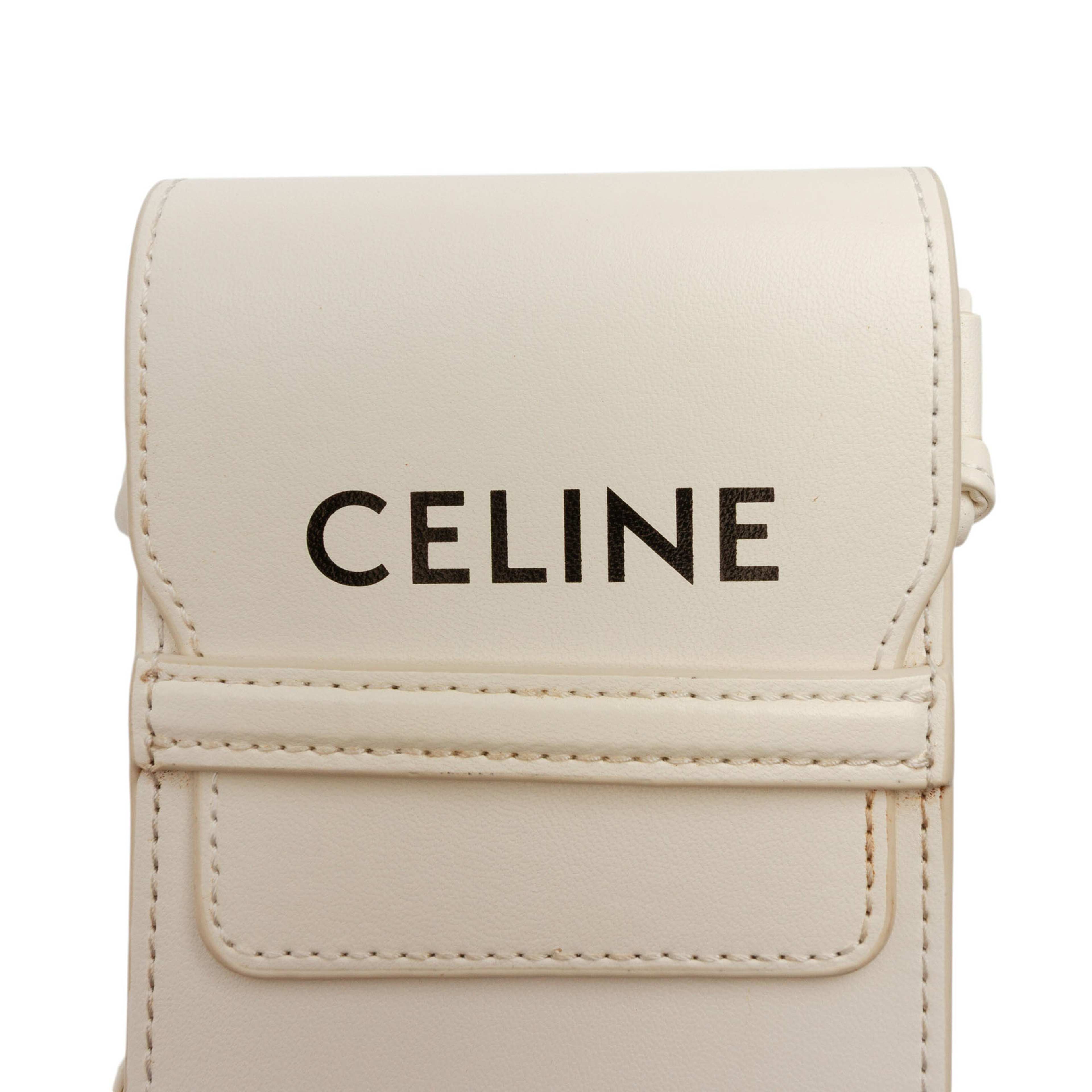 Celine Smooth Calfskin Sunglasses Pouch, från Luxclusif, i färgen ivory. Klicka för att öppna bilden i stort format