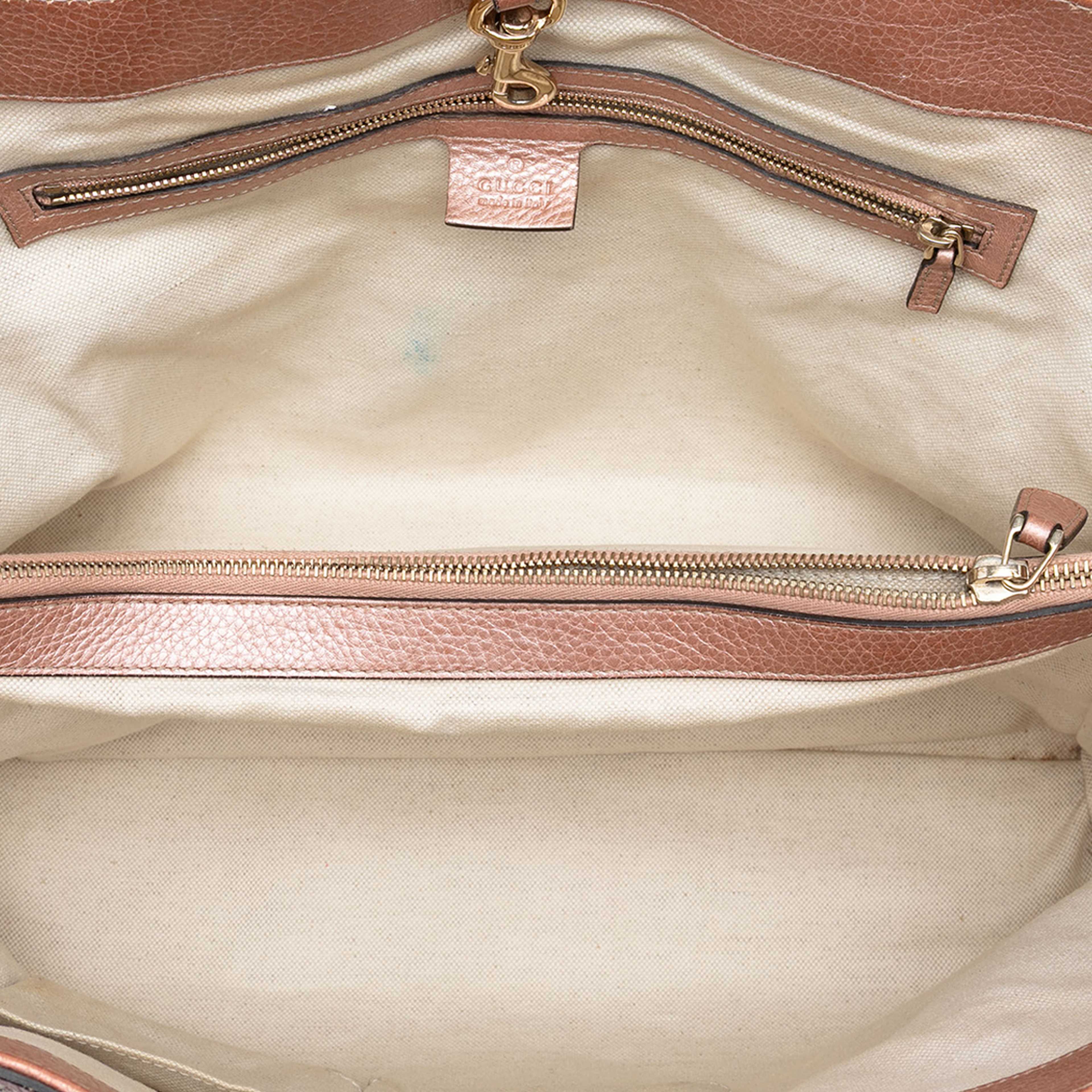 Gucci Medium Gg Canvas Bella Tote, från Luxclusif, i färgen beige. Klicka för att öppna bilden i stort format
