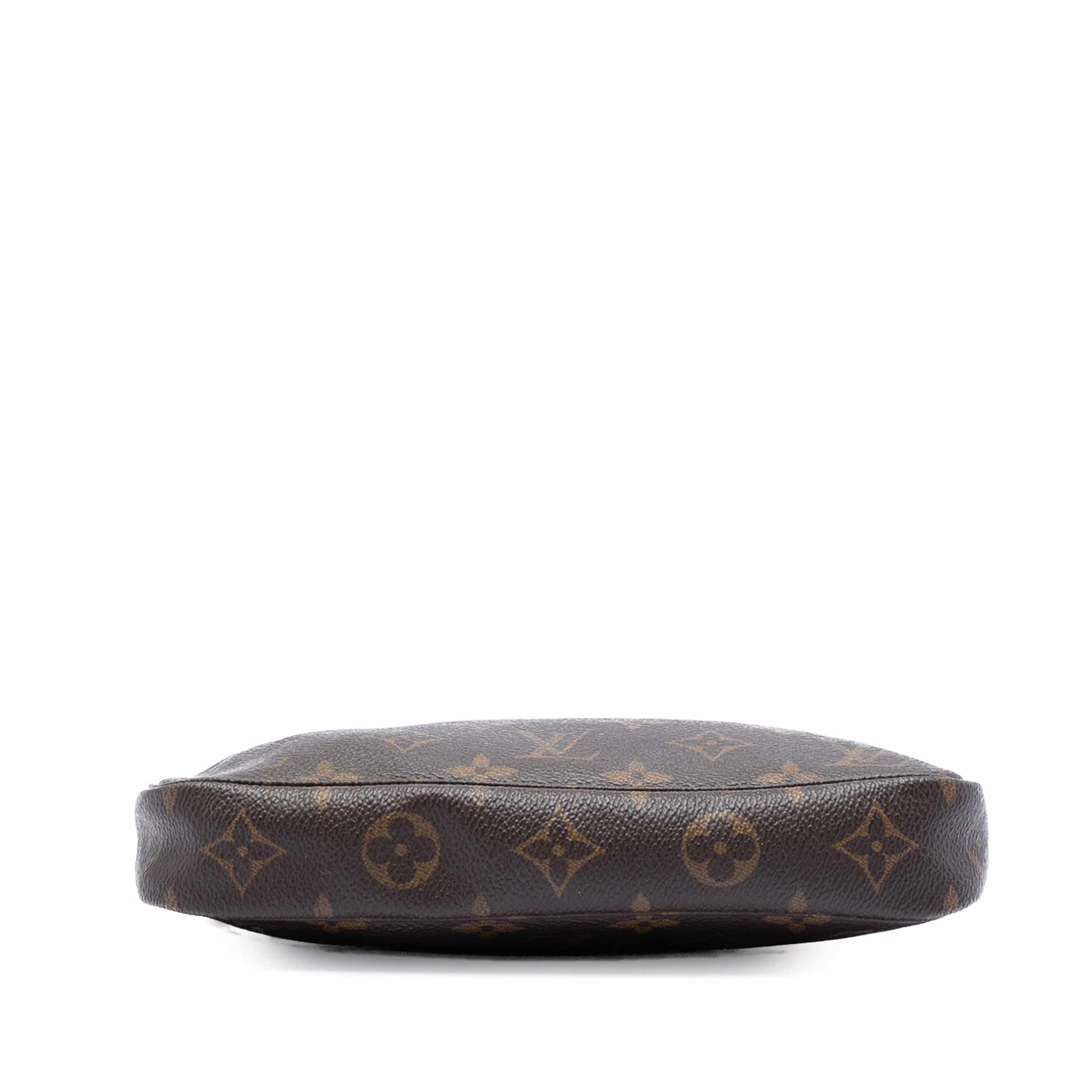Louis Vuitton Monogram Pochette Accessoires, från Luxclusif, i färgen brown. Klicka för att öppna bilden i stort format
