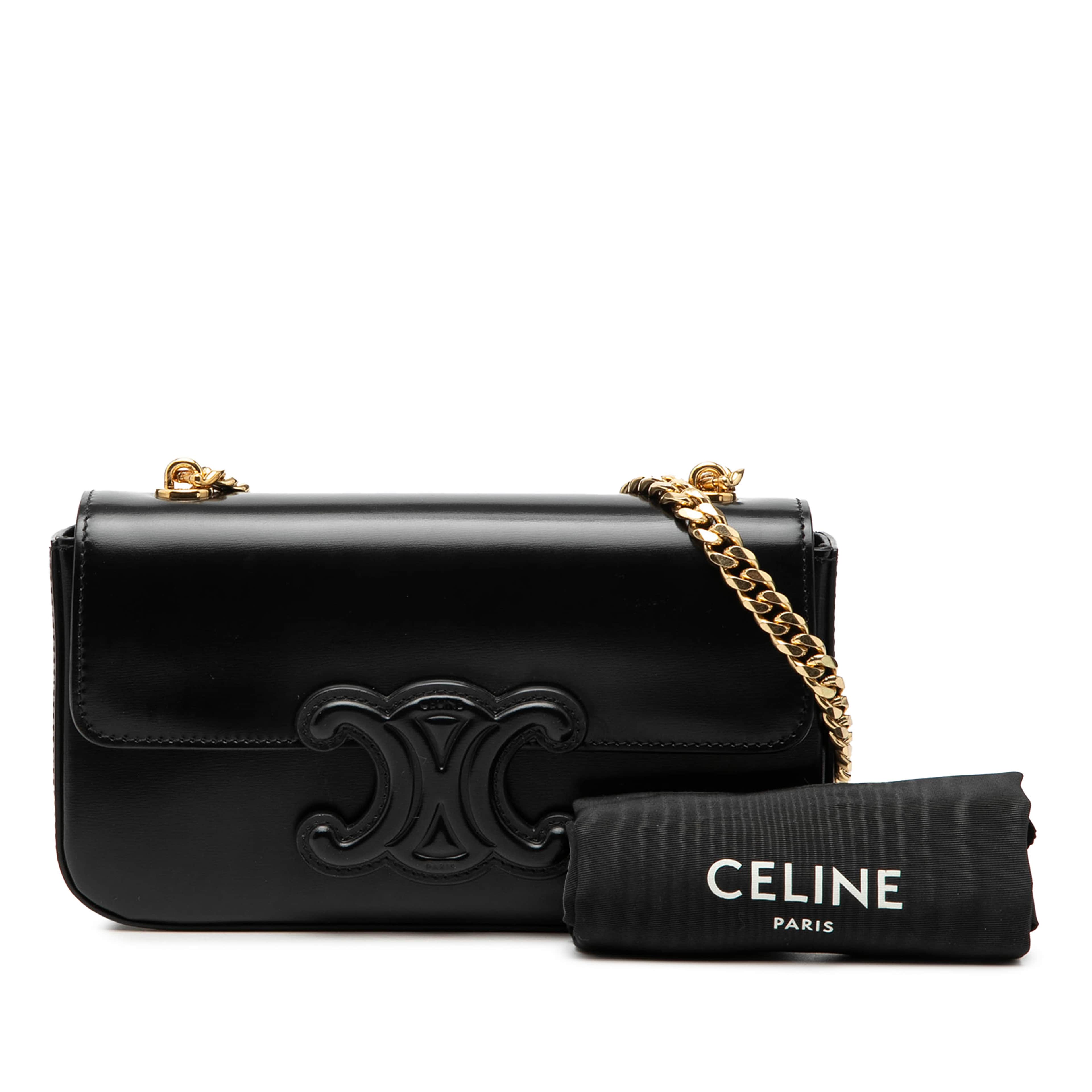 Celine Smooth Calfskin Cuir Triomphe Chain Shoulder Bag, från Luxclusif, i färgen svart. Klicka för att öppna bilden i stort format