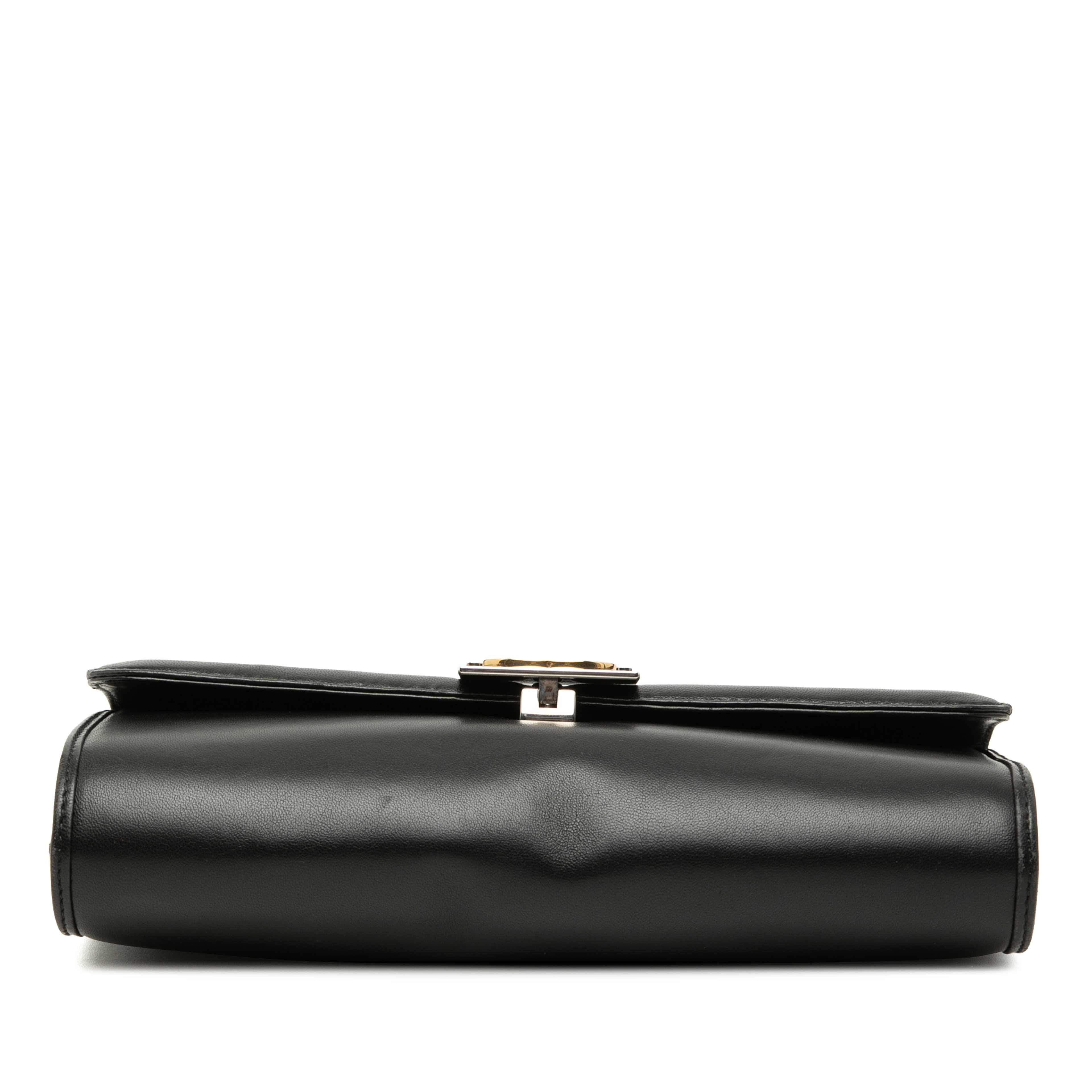 Gucci Calfskin Linea Matisse Interlocking G Crossbody, från Luxclusif, i färgen svart. Klicka för att öppna bilden i stort format