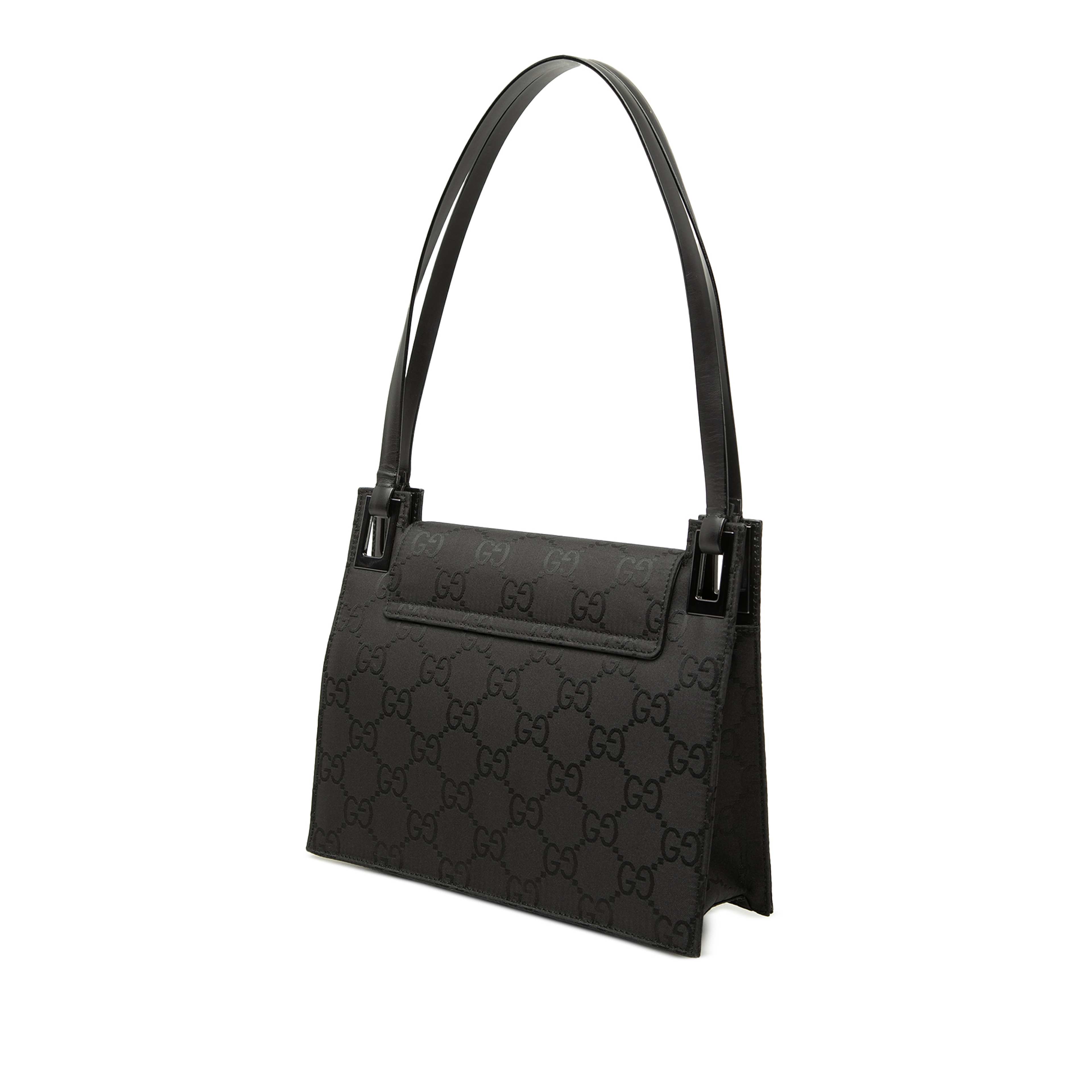 Gucci Gg Nylon Shoulder Bag, från Luxclusif, i färgen svart. Klicka för att öppna bilden i stort format