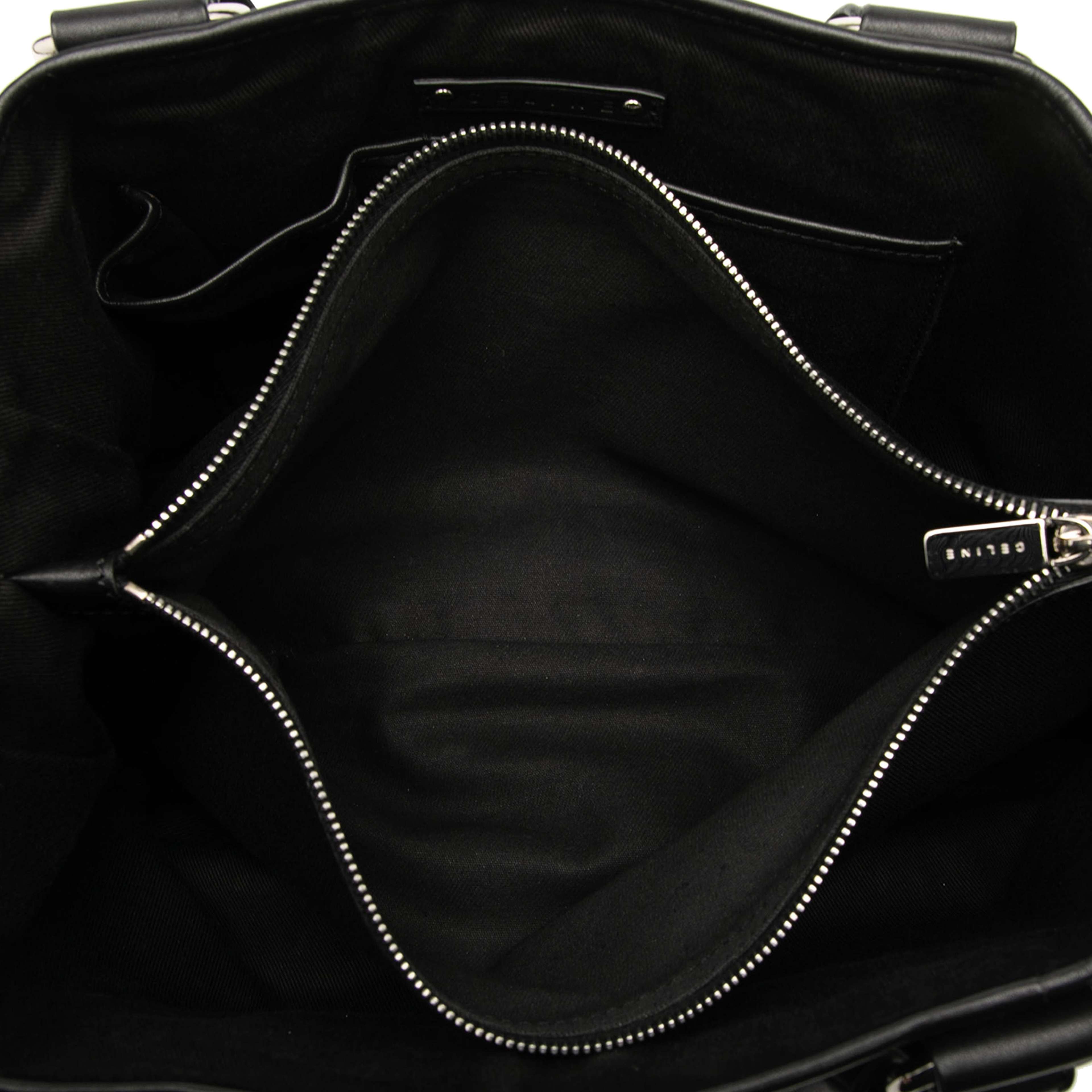 Celine C Macadam Suede Boogie Handbag, från Luxclusif, i färgen black. Klicka för att öppna bilden i stort format