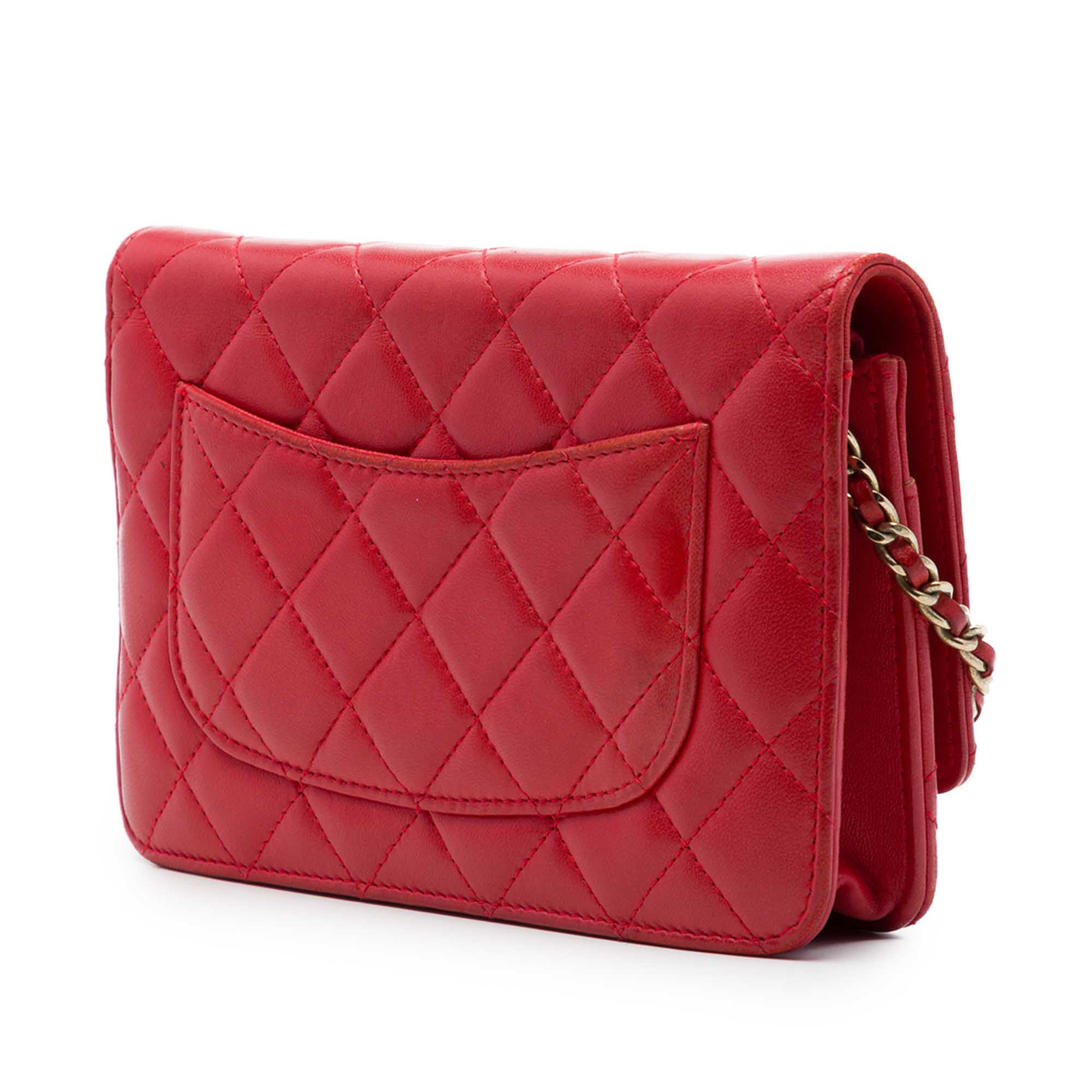 Chanel Cc Quilted Lambskin Wallet On Chain, från Luxclusif, i färgen röd. Klicka för att öppna bilden i stort format