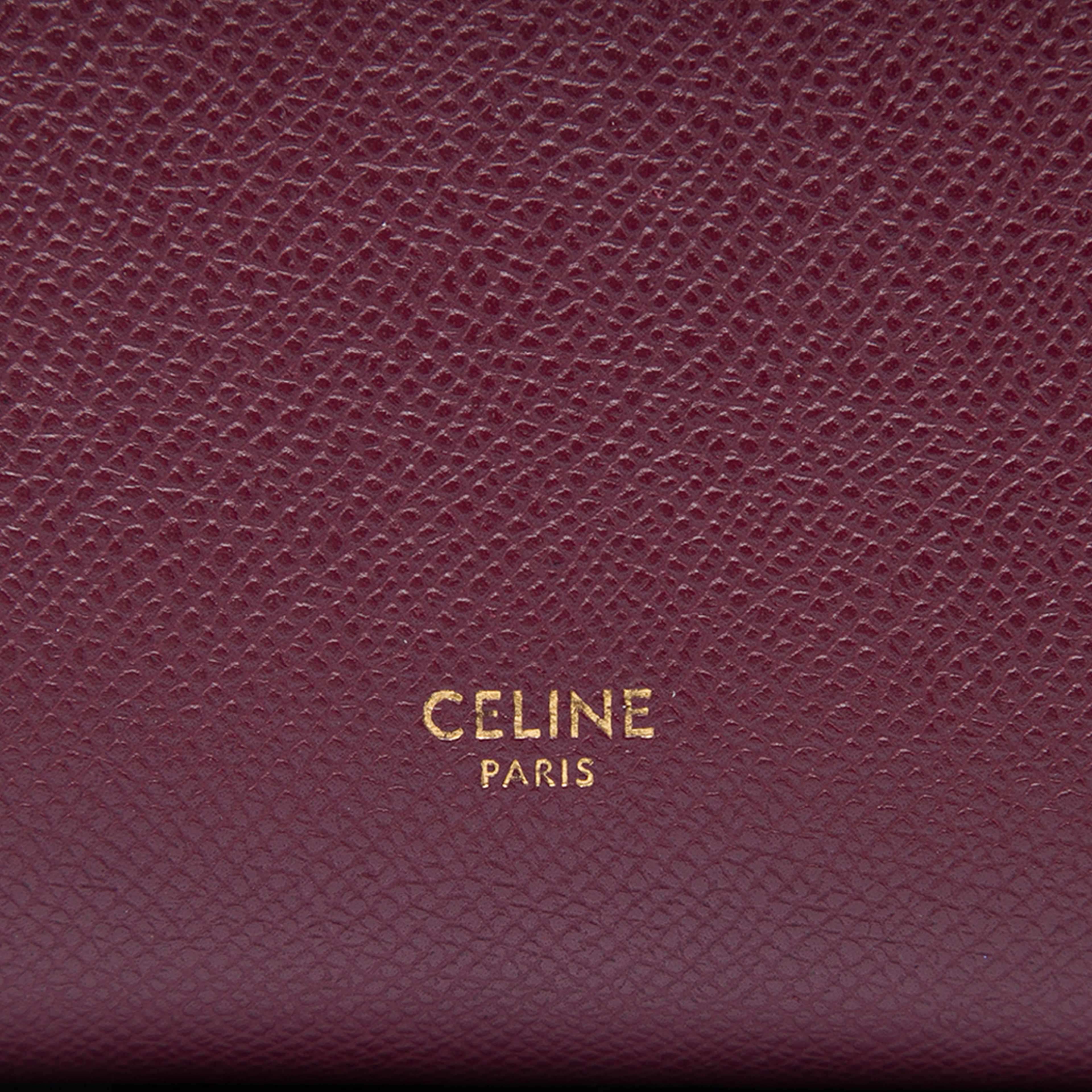 Celine Micro Grained Calfskin Belt Bag, från Luxclusif, i färgen röd. Klicka för att öppna bilden i stort format
