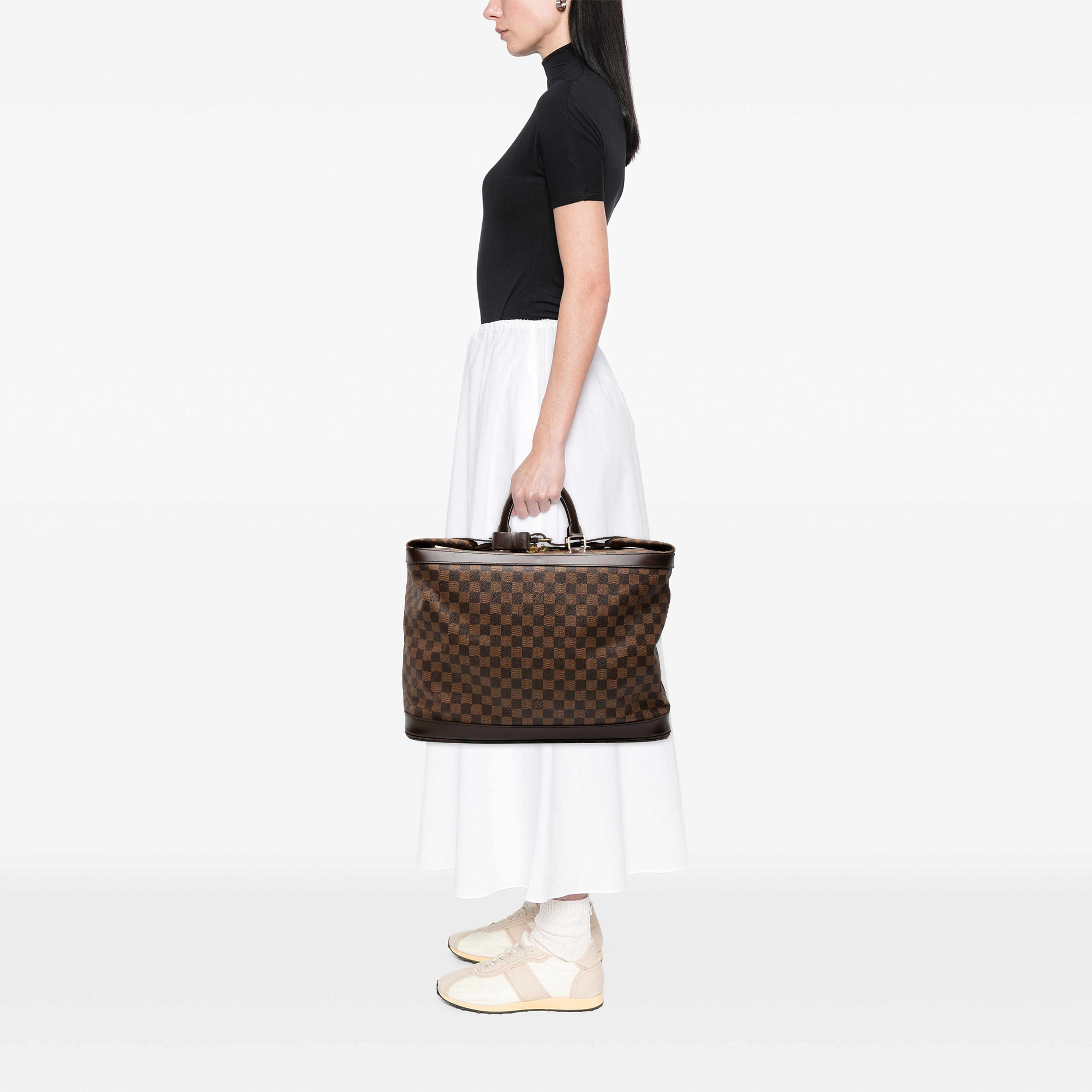Louis Vuitton Damier Ebene Grimaud, från Luxclusif, i färgen brun. Klicka för att öppna bilden i stort format