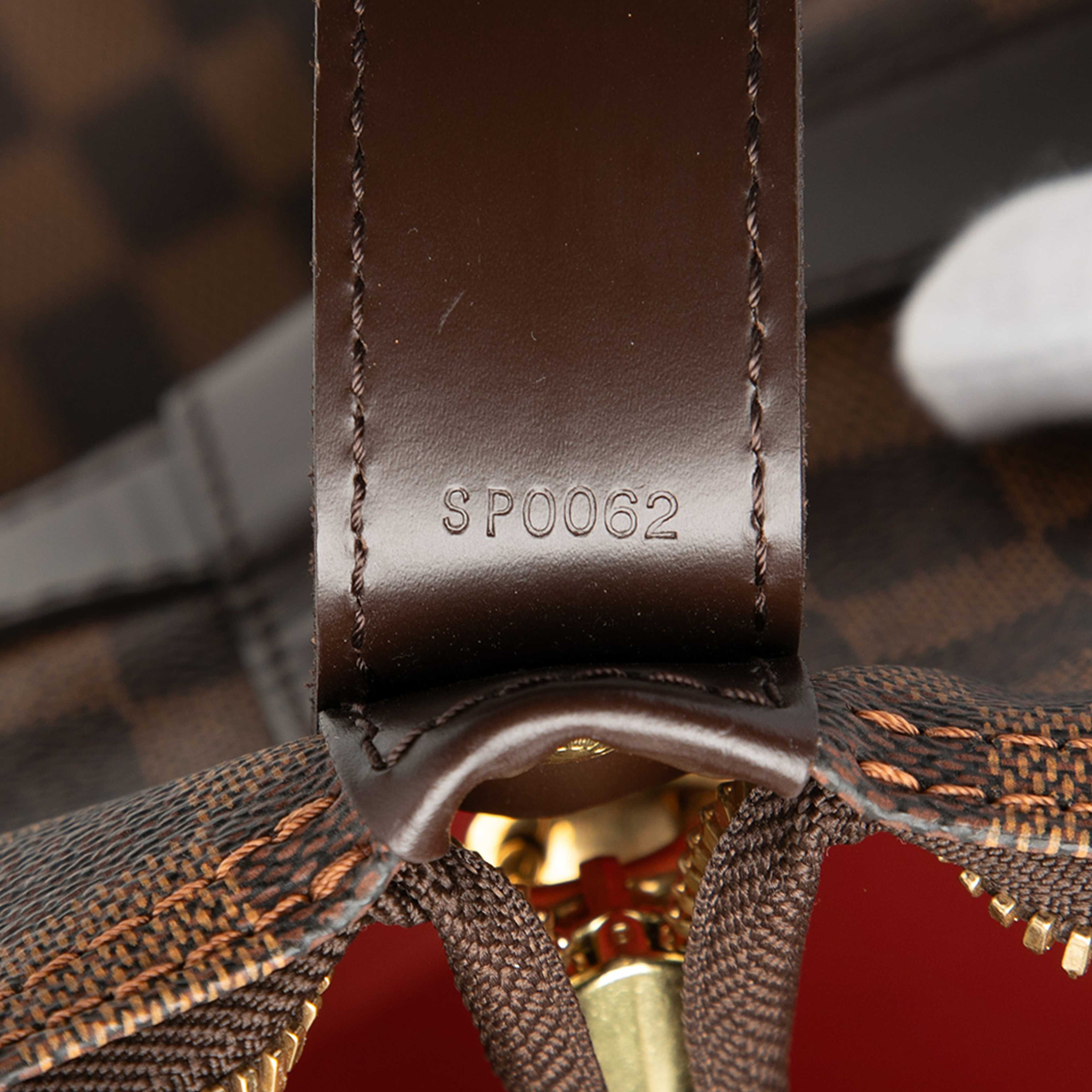 Louis Vuitton Damier Ebene Grimaud, från Luxclusif, i färgen brun. Klicka för att öppna bilden i stort format