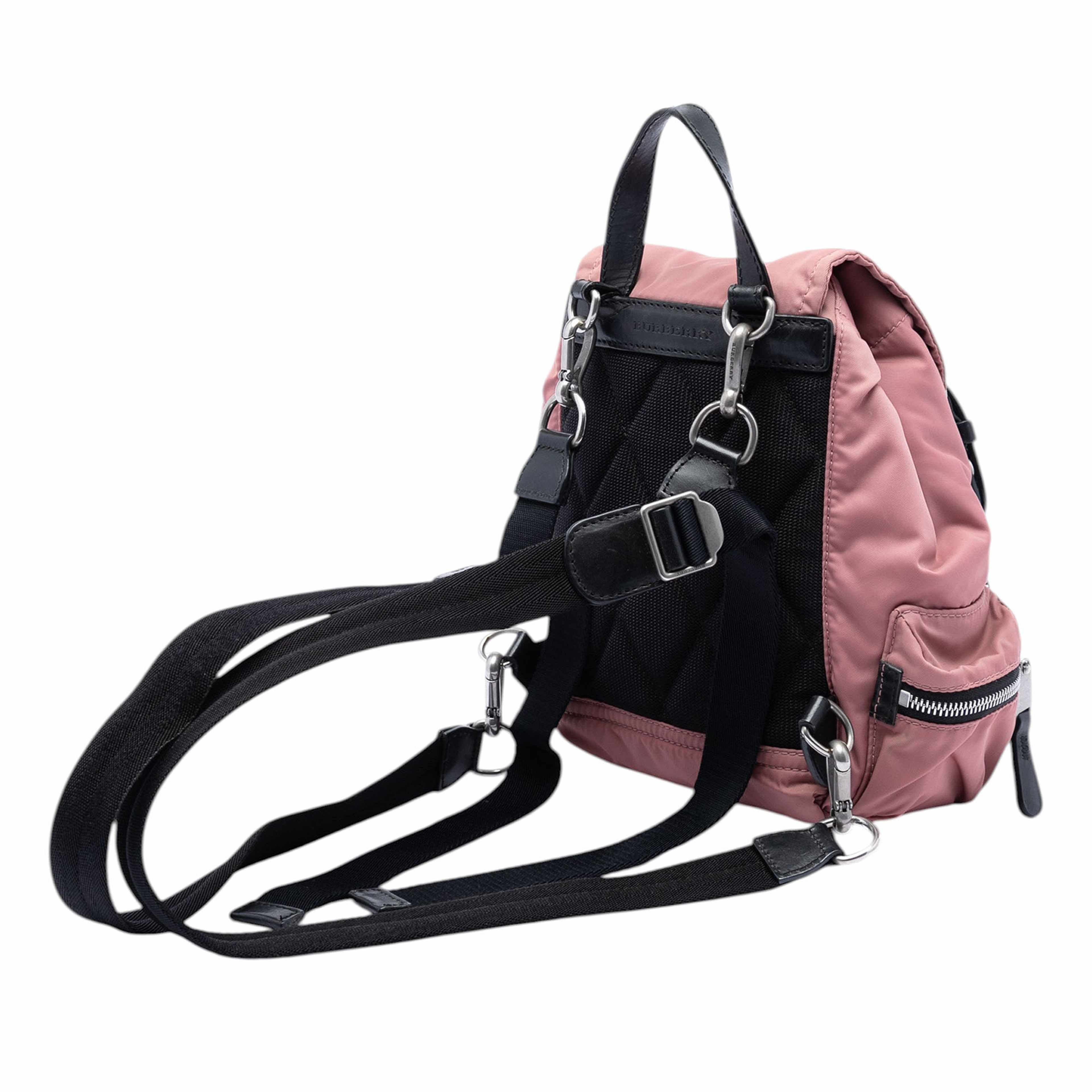 Burberry Mini Nylon Rucksack, från Luxclusif, i färgen rosa. Klicka för att öppna bilden i stort format