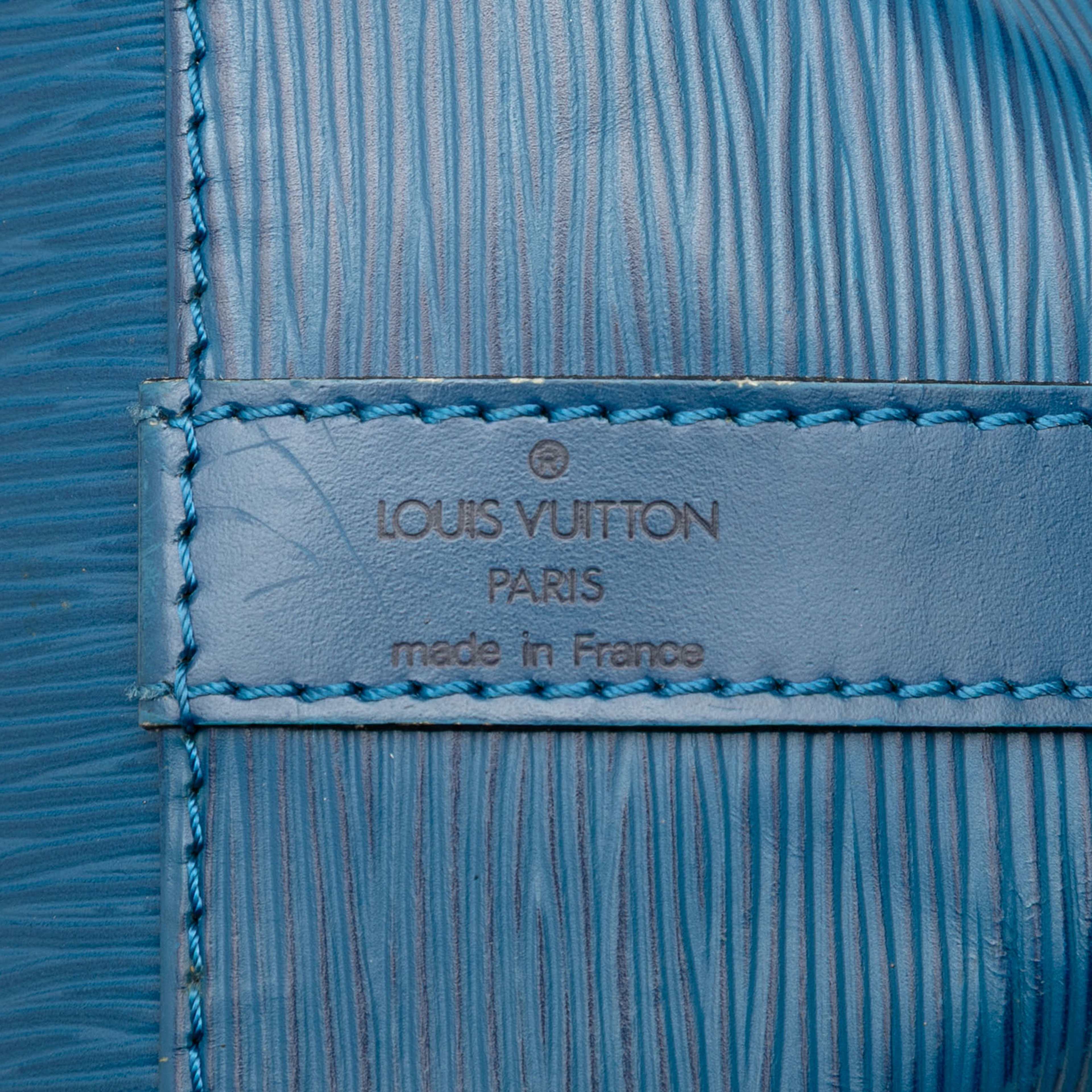 Louis Vuitton Epi Petit Noe, från Luxclusif, i färgen blue. Klicka för att öppna bilden i stort format