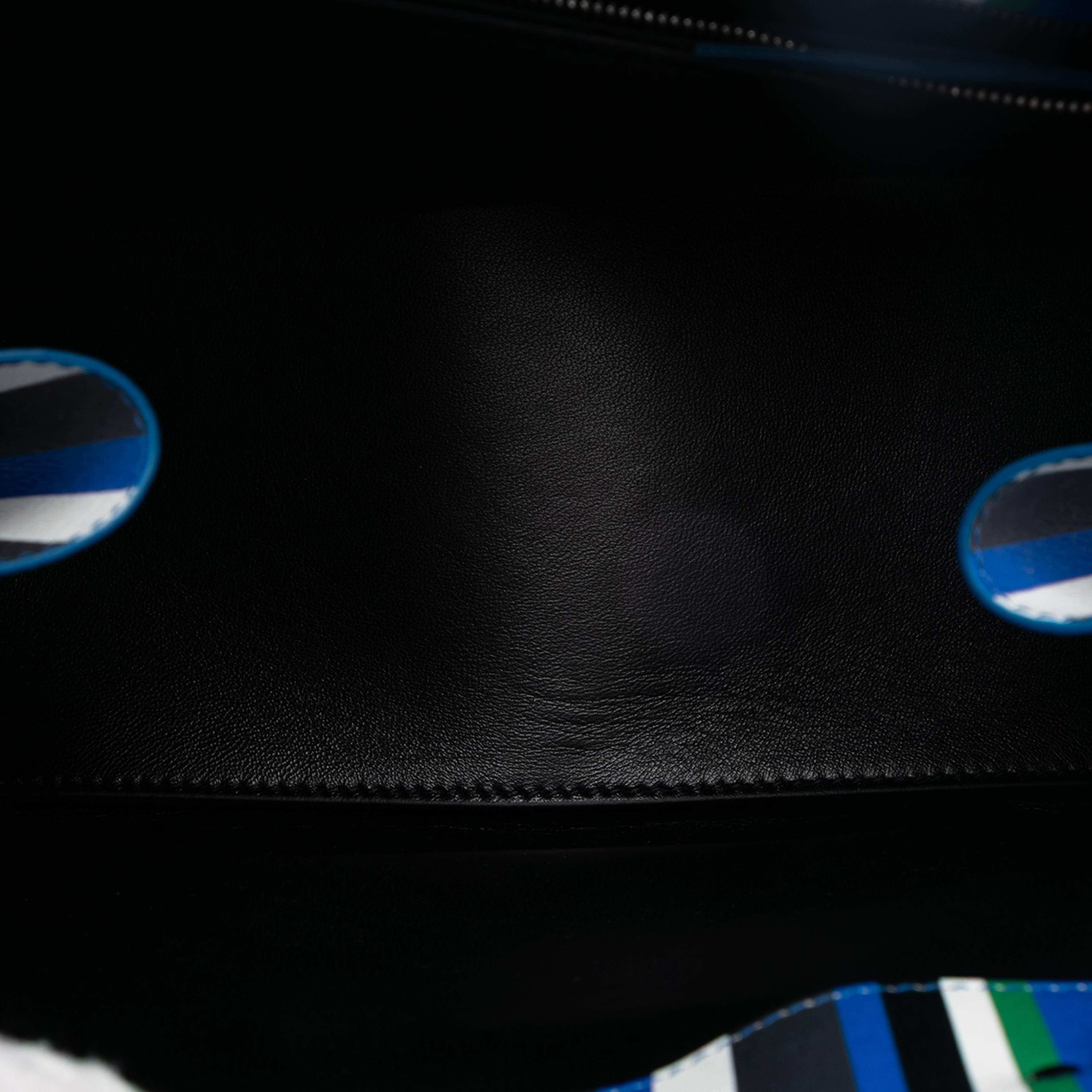 Balenciaga Mini Leather Striped Papier A6 Zip Around Satchel, från Luxclusif, i färgen blue. Klicka för att öppna bilden i stort format